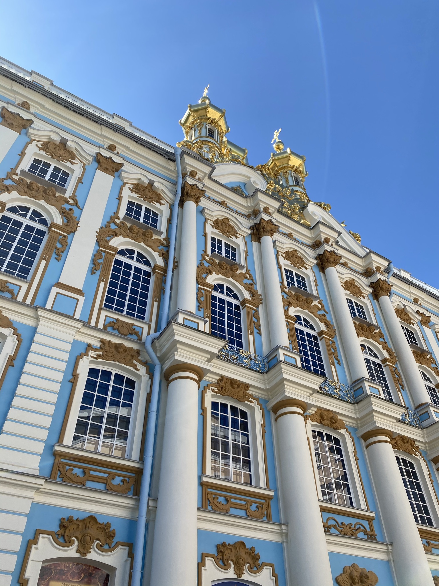 Весенний праздник открытия фонтанов в Петергофе