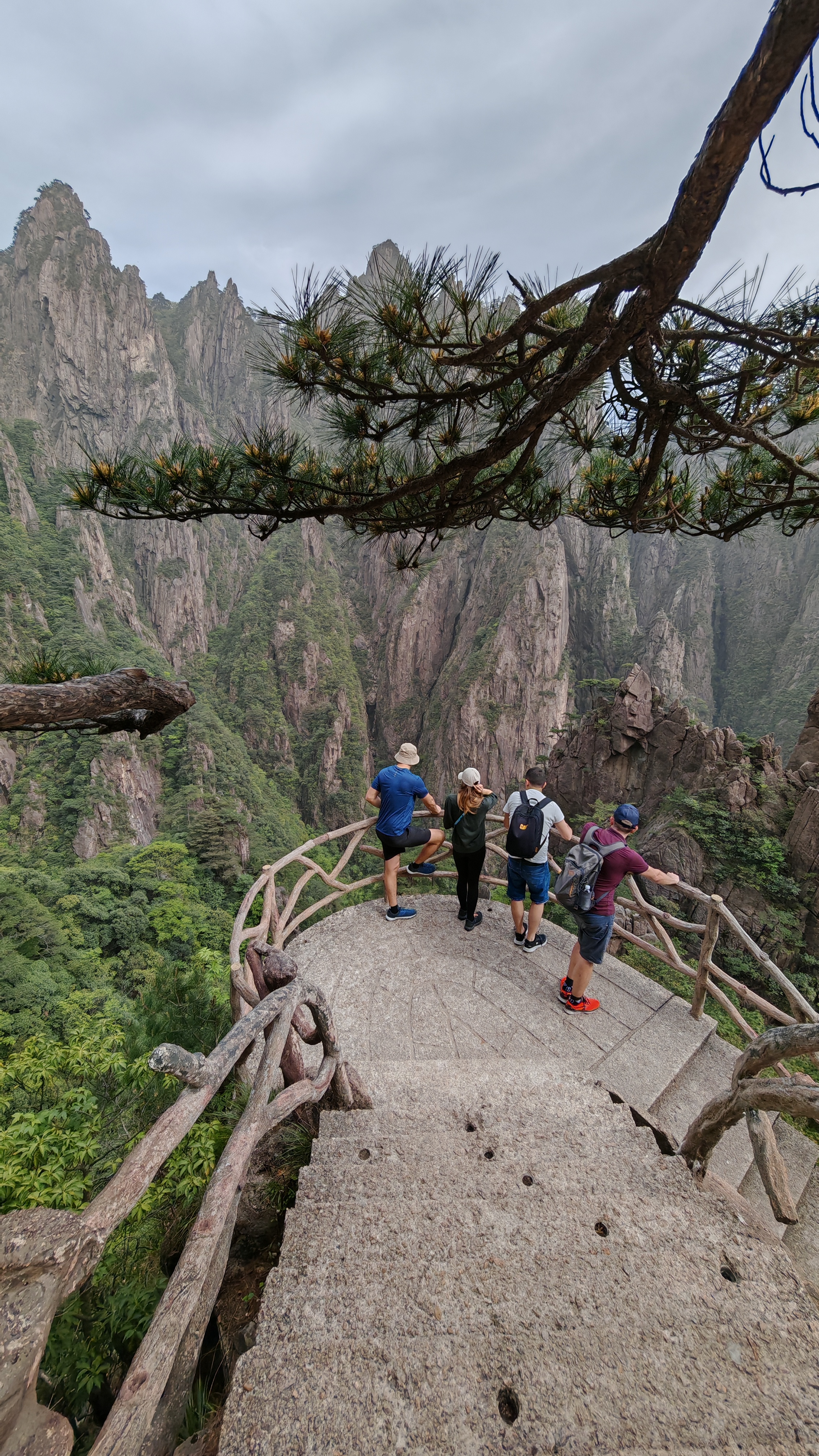 Красоты Восточного Китая: Шанхай, Чжуцзяцзяо, озеро Циншань, рассвет в горах Хуаншань (40/56)
