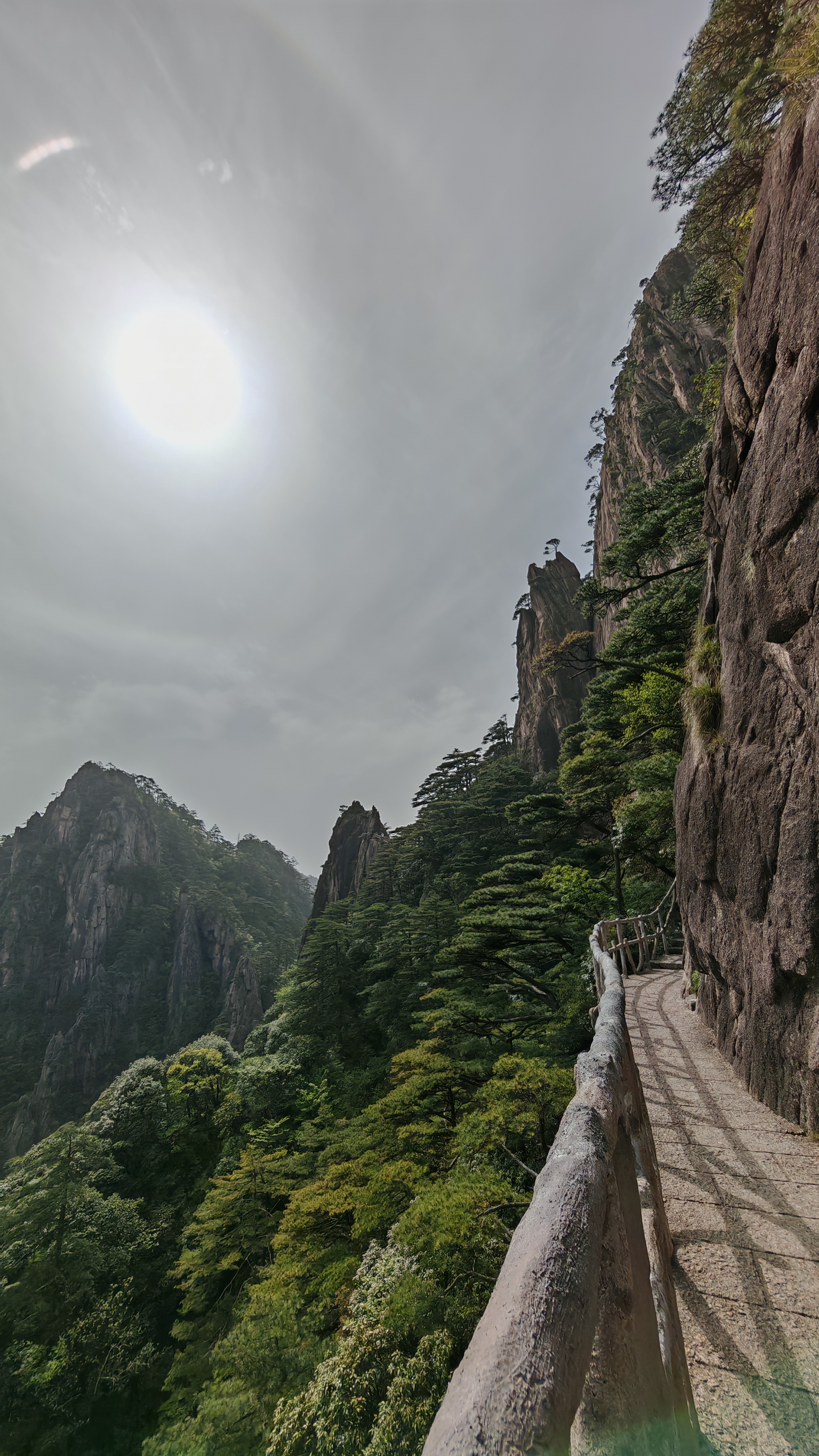 Красоты Восточного Китая: Шанхай, Чжуцзяцзяо, озеро Циншань, рассвет в горах Хуаншань (39/56)