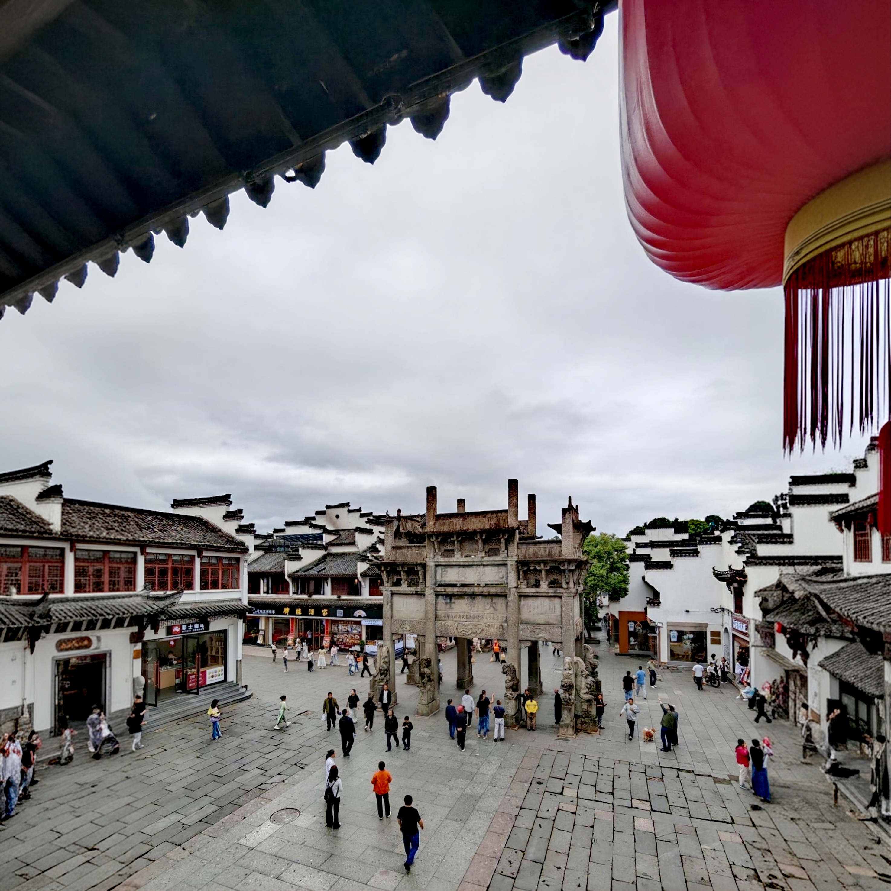 Красоты Восточного Китая: Шанхай, Чжуцзяцзяо, озеро Циншань, рассвет в горах Хуаншань (54/56)