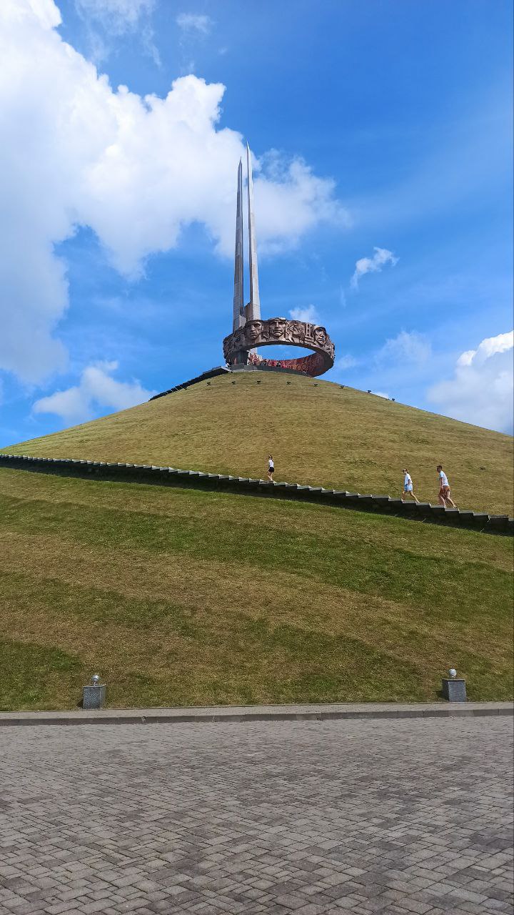 Экскурсия в Хатынь и Курган Славы с трансфером из Минска