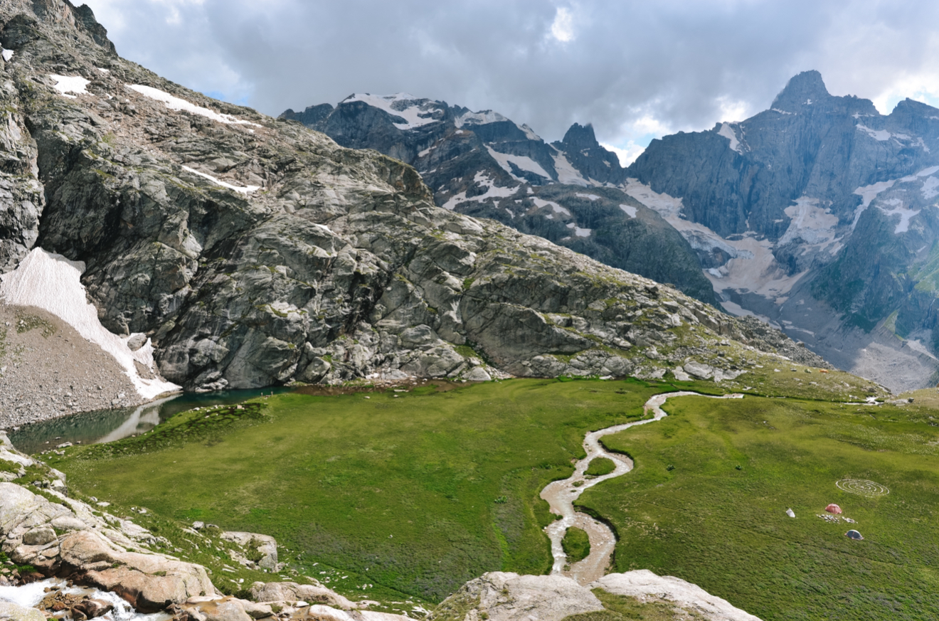 Поход в ущелье Узункол: горы, альпийские луга, ущелья и реки (7/16)