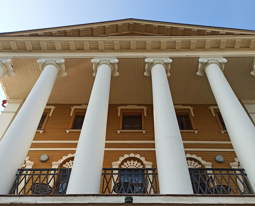 Провинция, ты тем и хороша... (9/14)