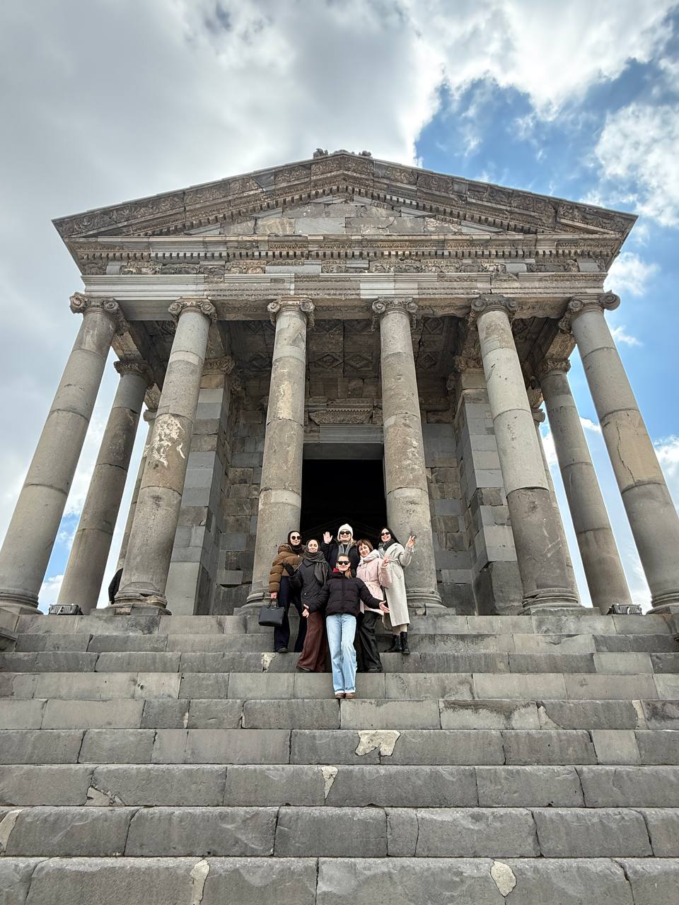 Храм Гарни, м. Гегард, оз. Севан, дегустация пива