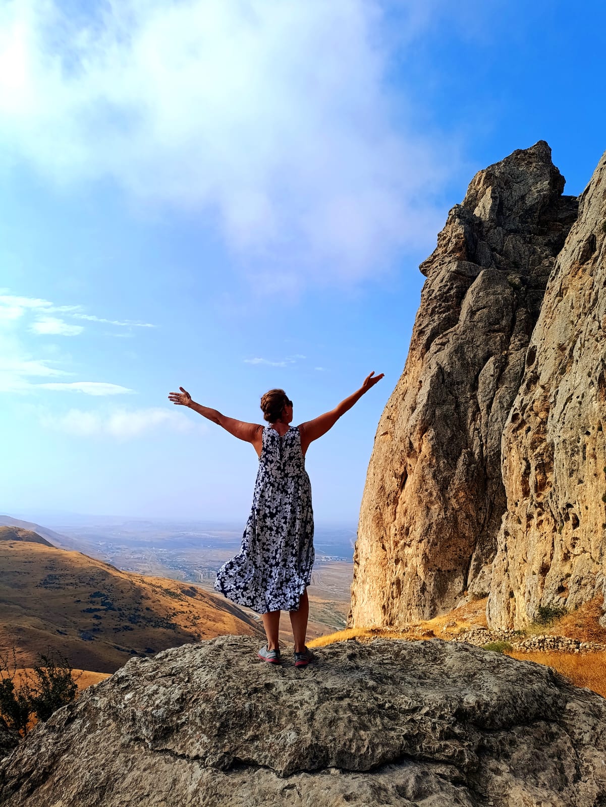Розовое озеро, Марсианские горы, гора Бешбармаг, горный чай и черная икры (12/17)