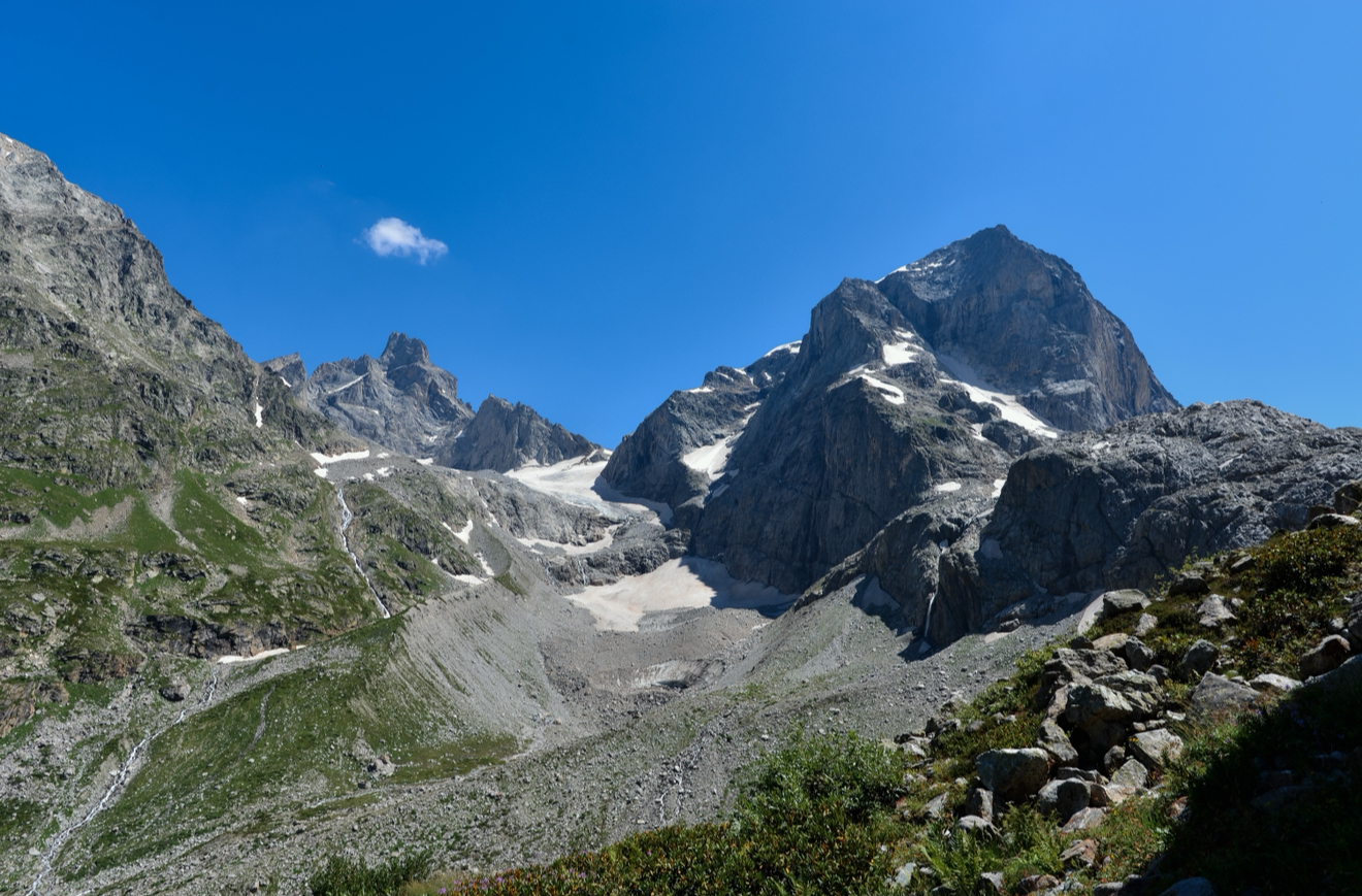 Поход в ущелье Узункол: горы, альпийские луга, ущелья и реки (6/16)