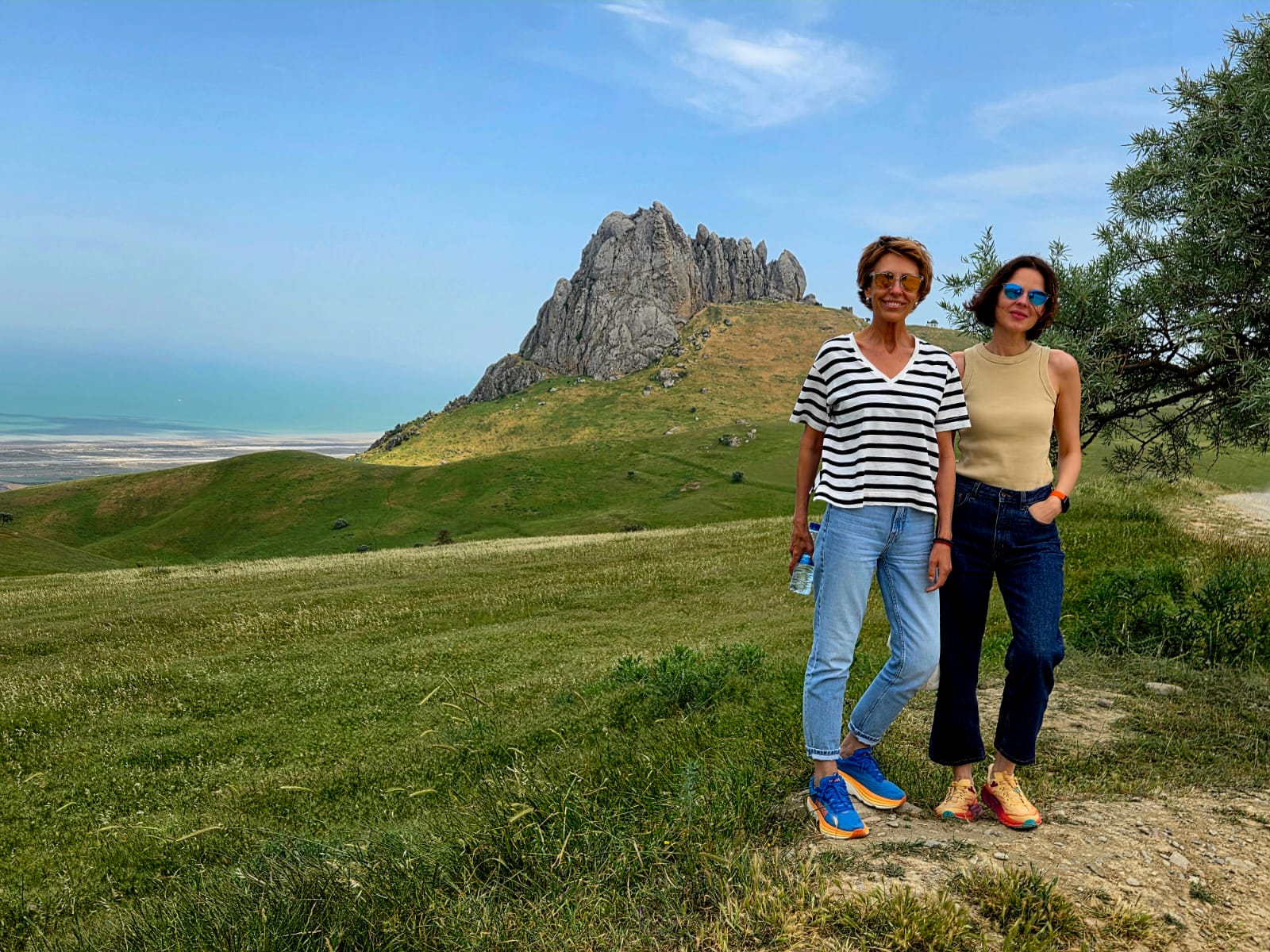 Розовое озеро, Марсианские горы, гора Бешбармаг, горный чай и черная икры (14/17)