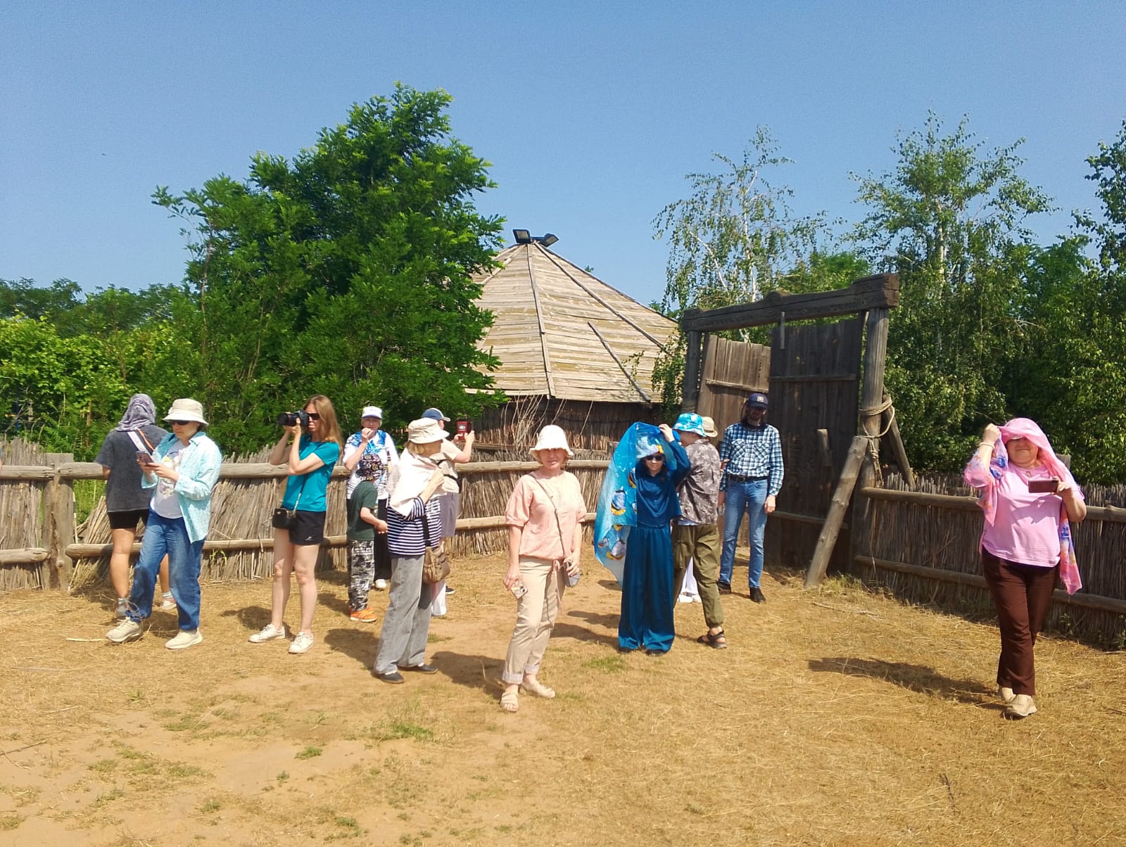 К соляным озерам Волжской степи (14/15)