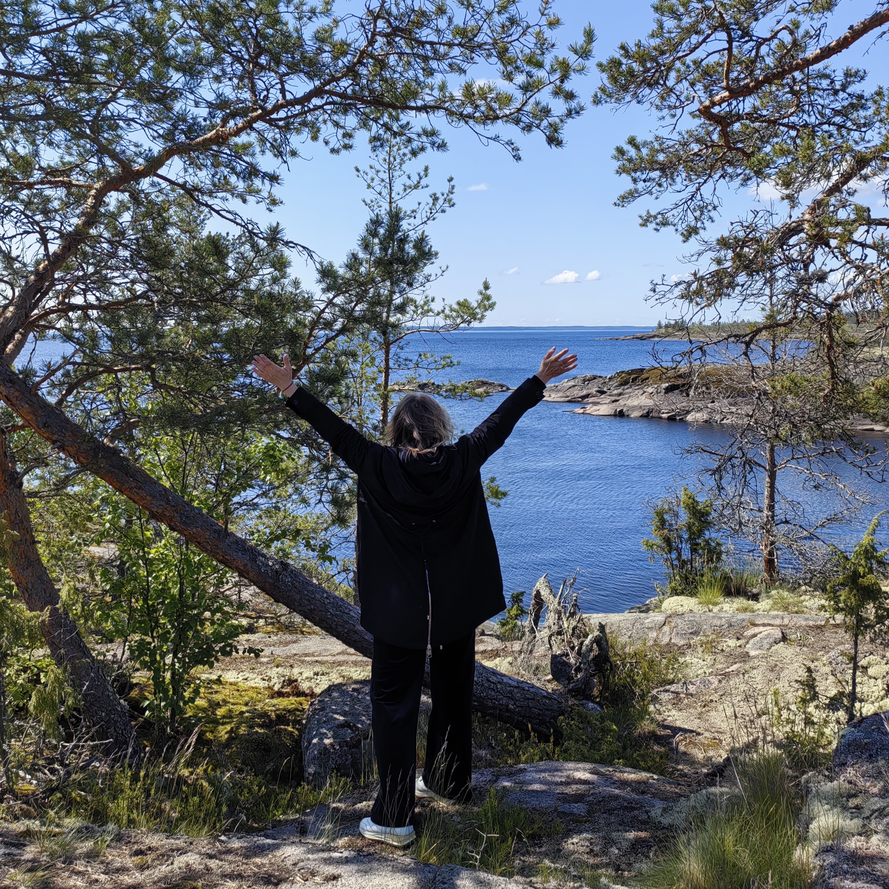 Майская Карелия: ощути пробуждение Севера у воды и скал
