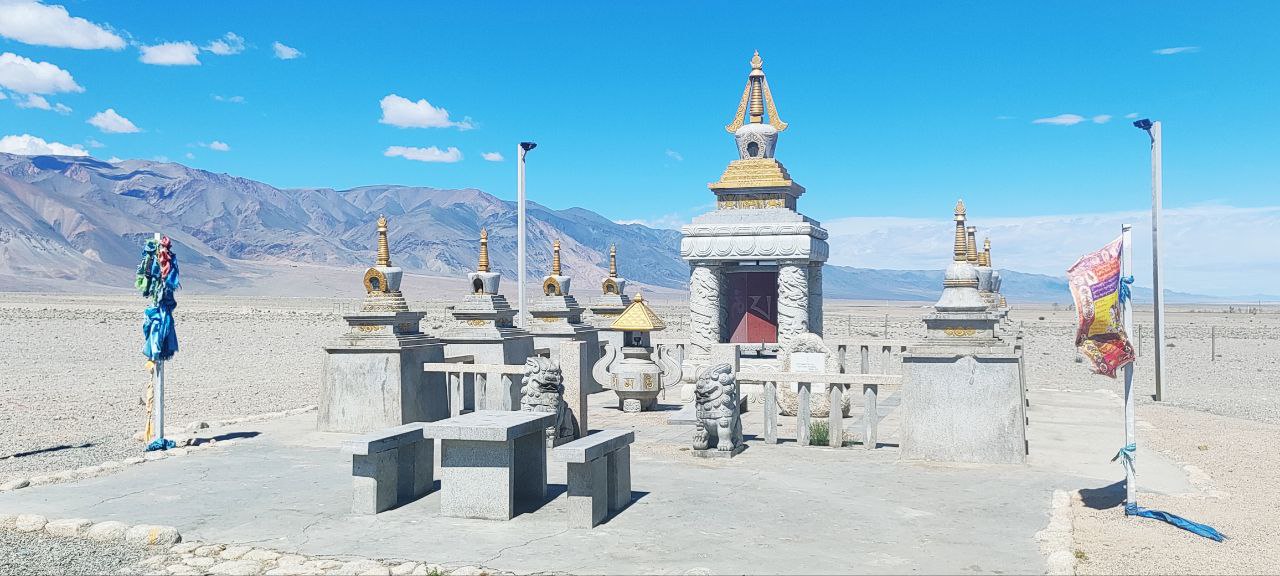 Цветущая Монголия. Озера и Барханы (28/47)