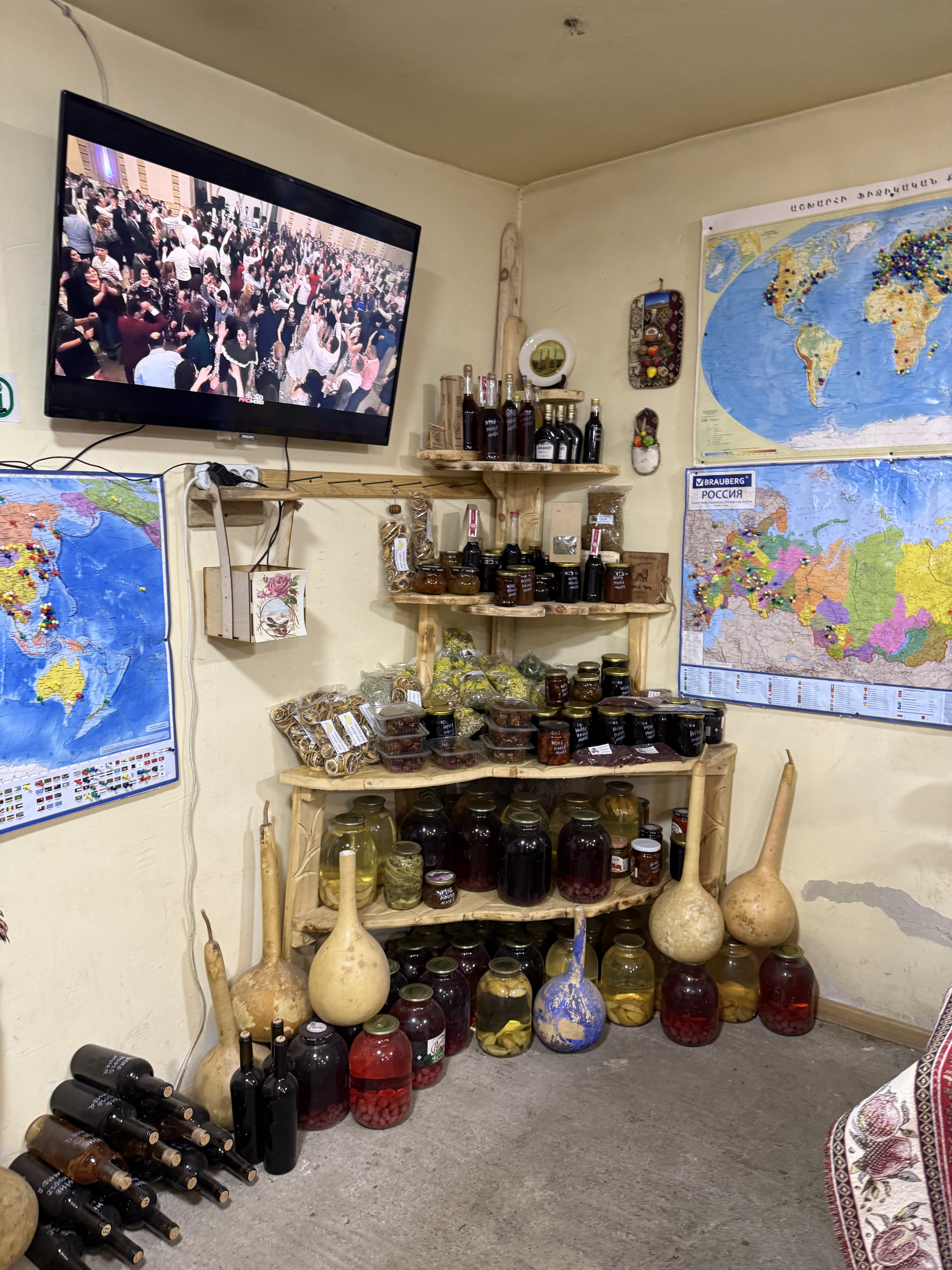 Винный фестиваль, армянское застолье, горы и концерт Лары Фабиан (31/131)