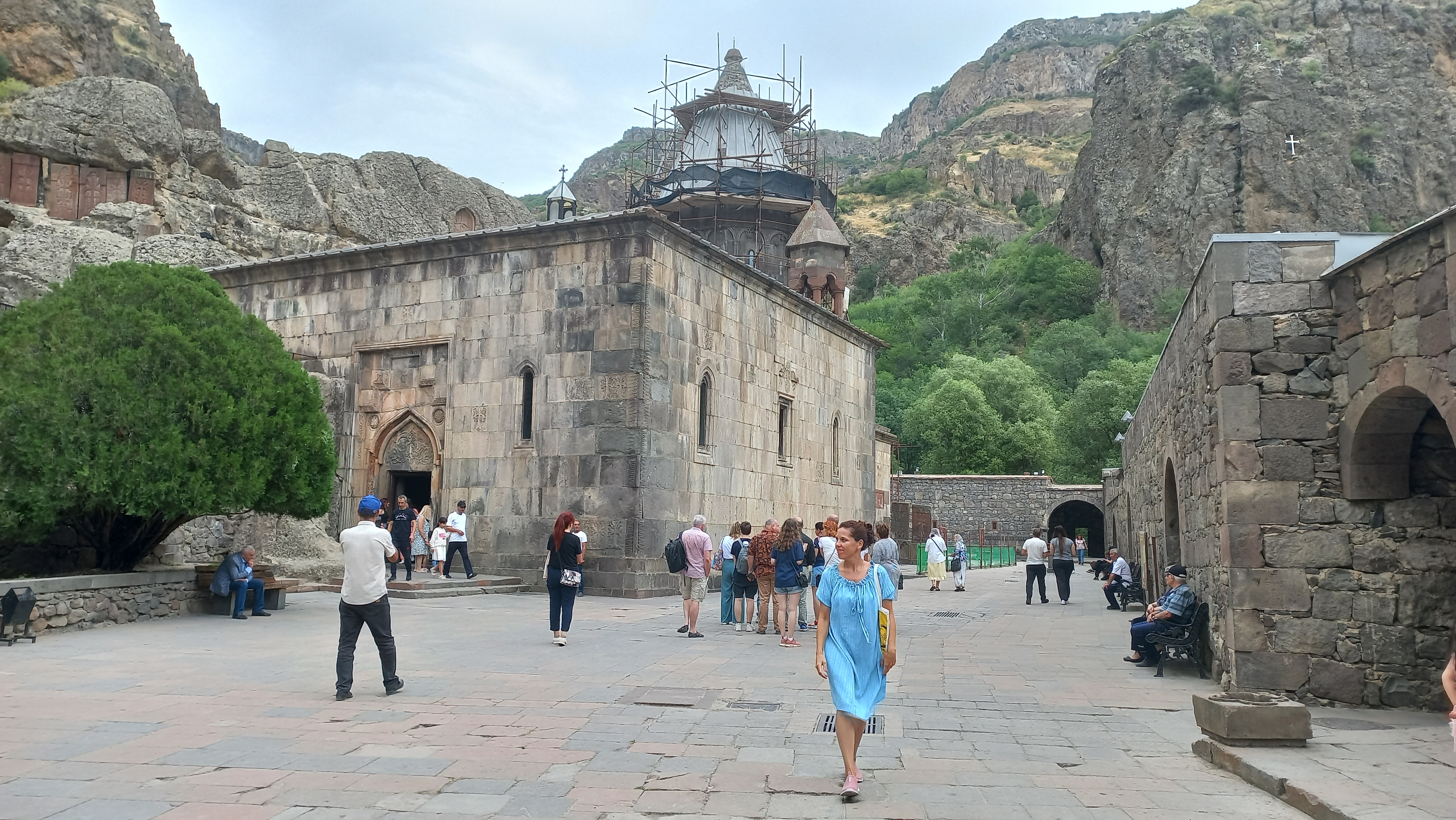 Время течет иначе.Арагац, Норованк, Вайц Дзор,Караундж, Севан,Гегард,Хндзореск,Ереван (14/37)