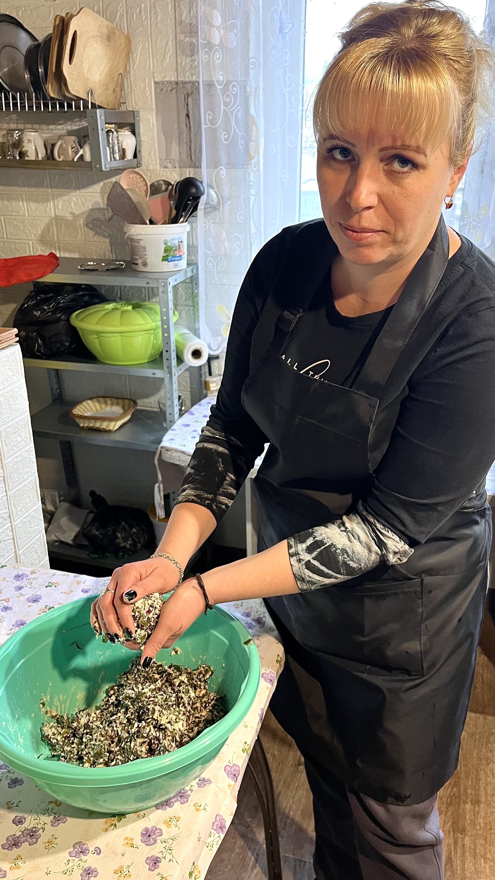 Кулинарный мастер- класс по приготовлению осетинских пирогов у подножья храма 10 века (6/20)