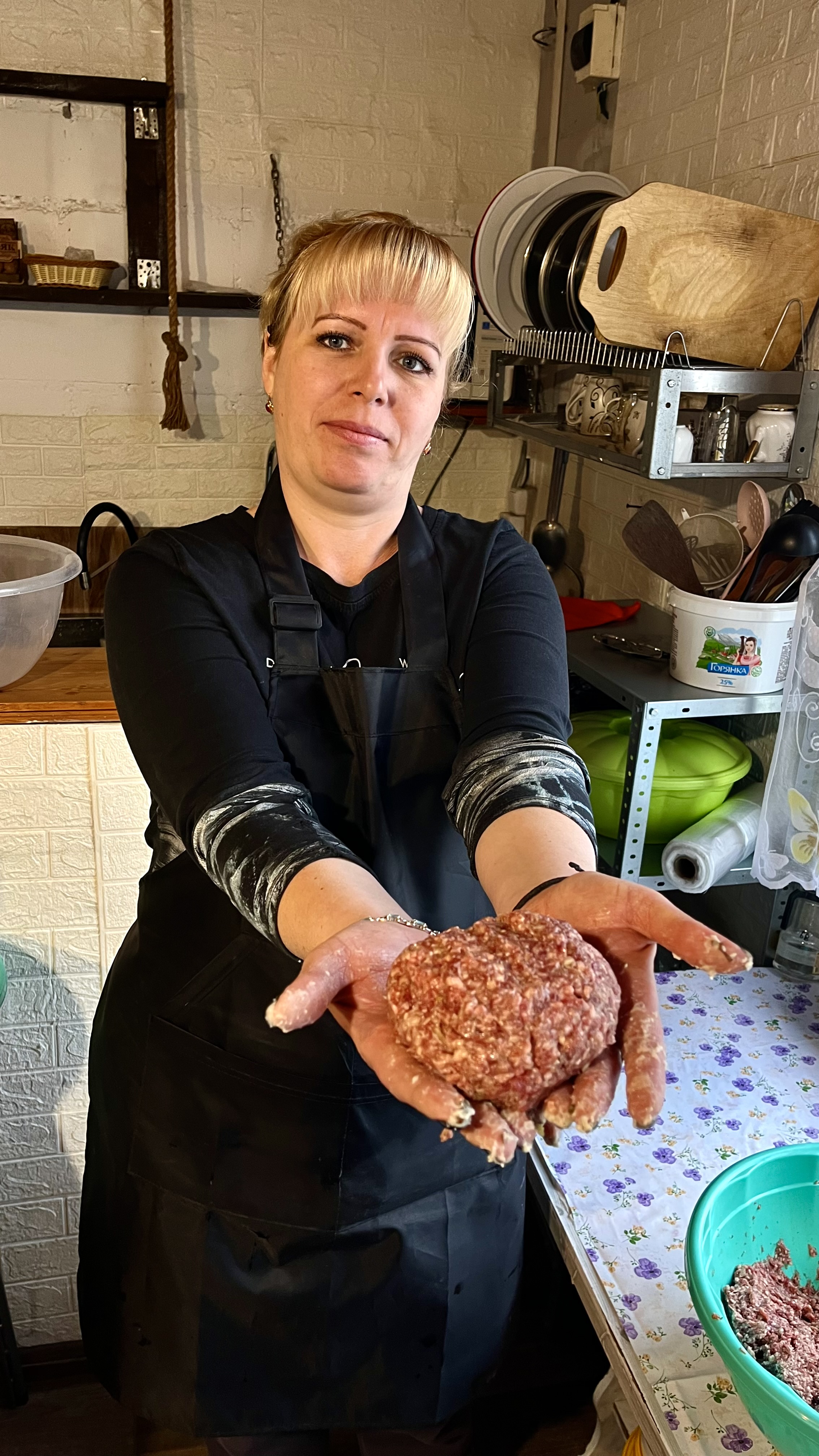 Кулинарный мастер- класс по приготовлению осетинских пирогов у подножья храма 10 века (7/20)