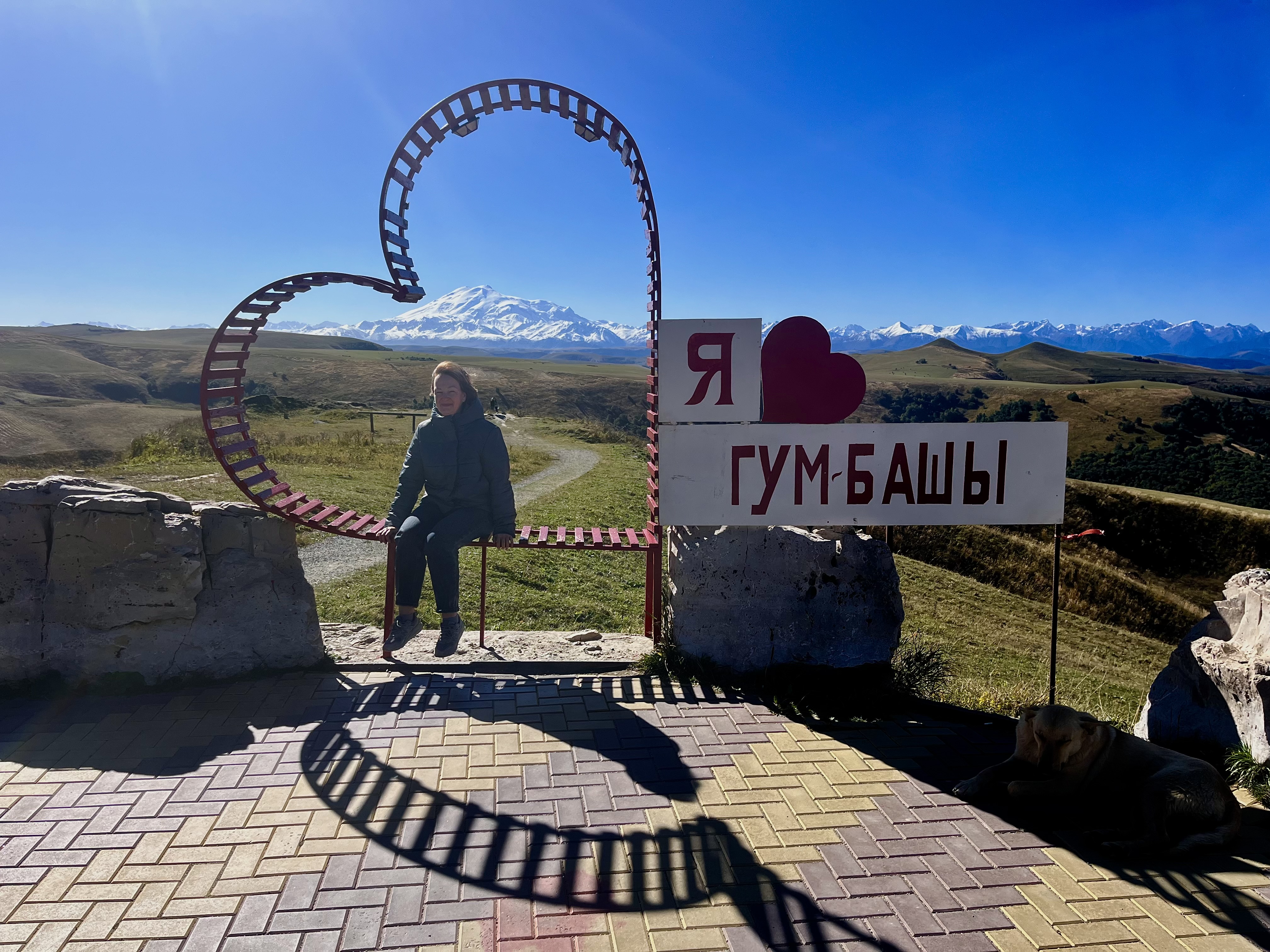 Кулинарный мастер- класс по приготовлению осетинских пирогов у подножья храма 10 века (16/20)