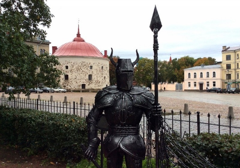 Средневековый карнавал Майское дерево в Выборге (8/15)