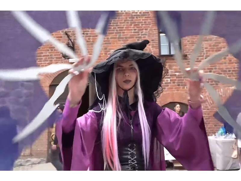 Средневековый карнавал Майское дерево в Выборге (11/15)