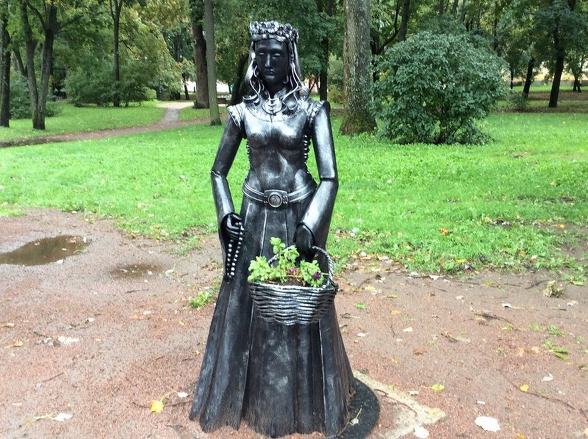 Средневековый карнавал Майское дерево в Выборге (2/15)