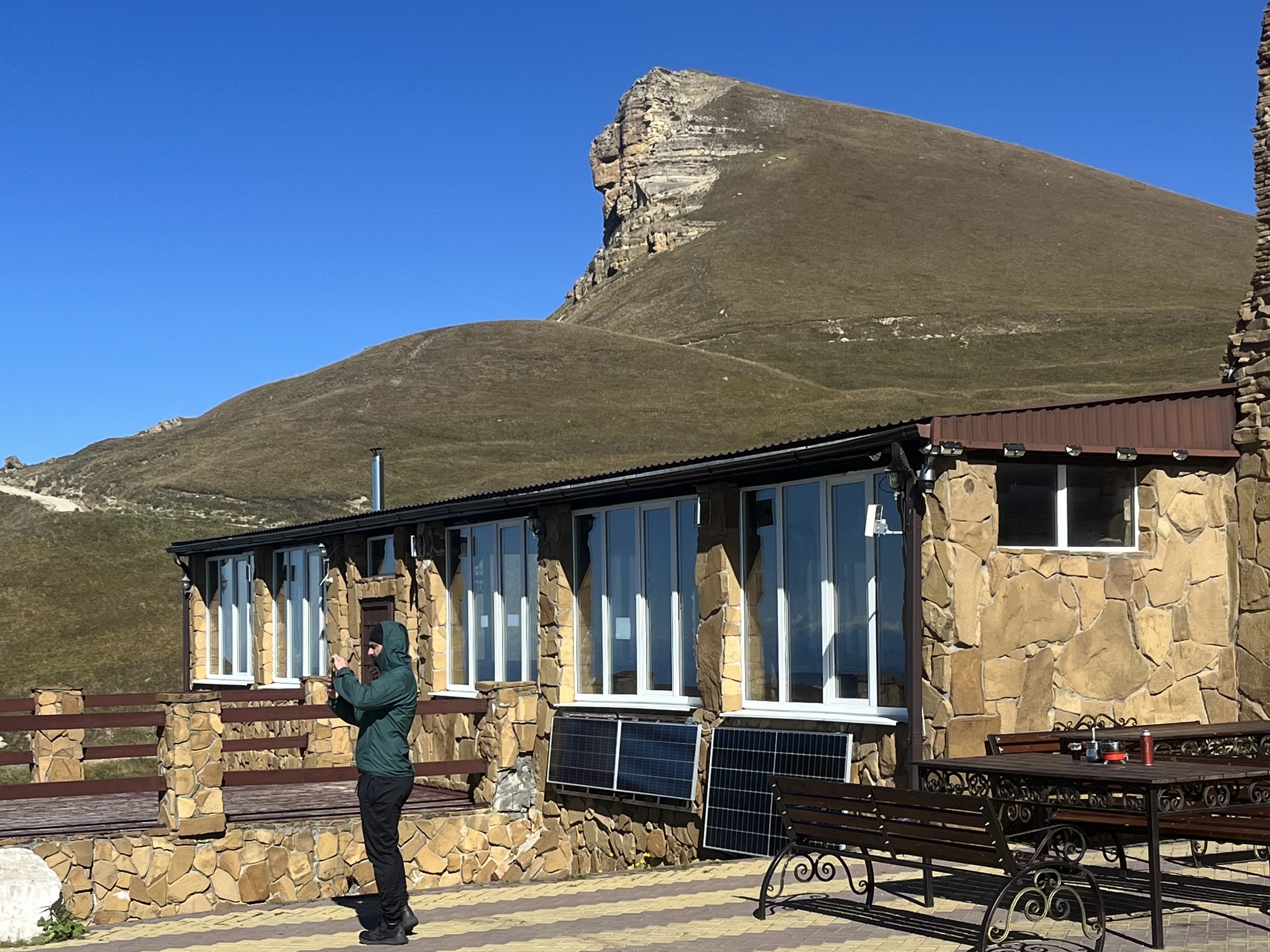 Кулинарный мастер- класс по приготовлению осетинских пирогов у подножья храма 10 века (17/20)