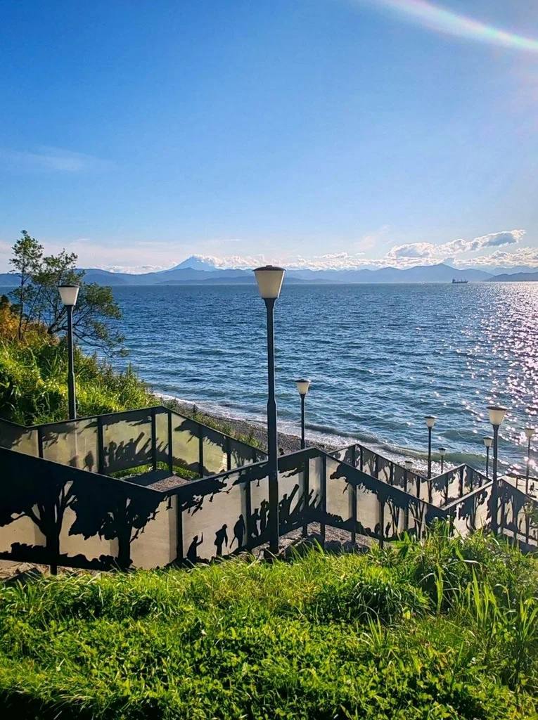 Камчатка и Сахалин + вертолетная экскурсия над вулканами (10/21)