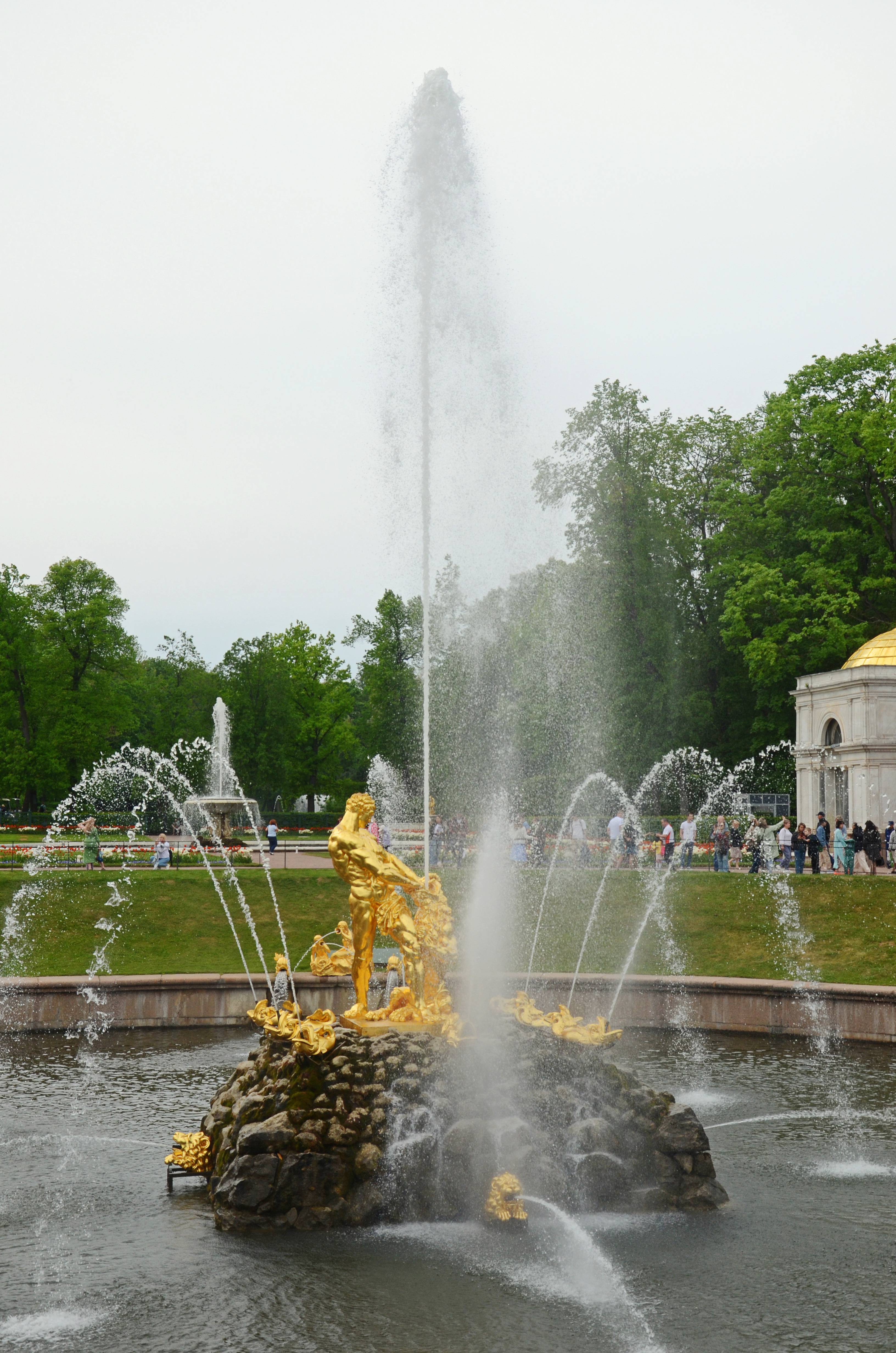 Экскурсия в Петергоф с Большим Дворцом, Малым дворцом и Нижним парком