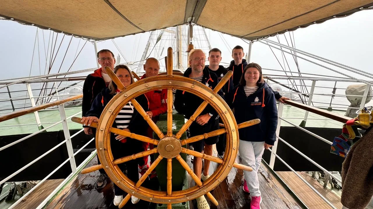 Дальний восток под парусами Надежды: Владивосток-Итуруп