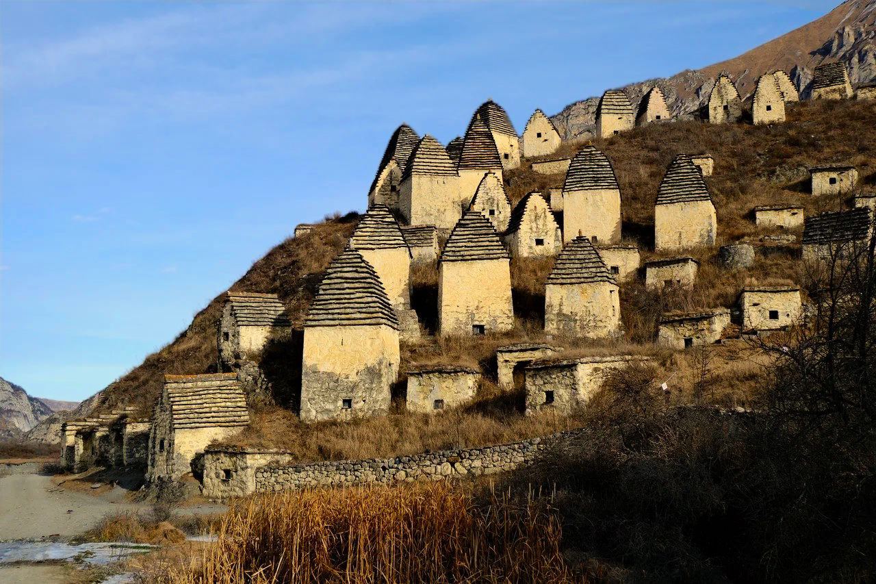 Волшебство гор и эхо истории: экскурсия по знаковым местам Северной Осетии.