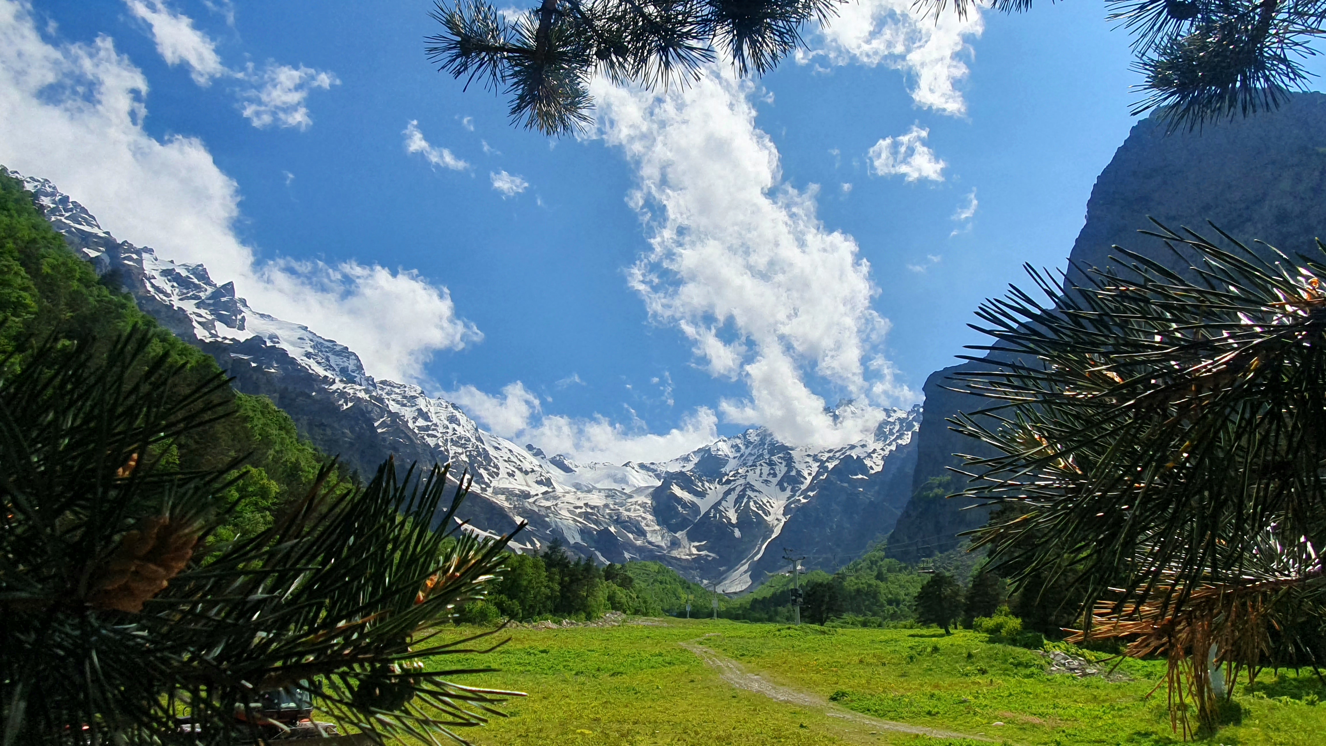 Горные пейзажи Осетии: путешествие по Алагирскому и Цейскому ущельям.
