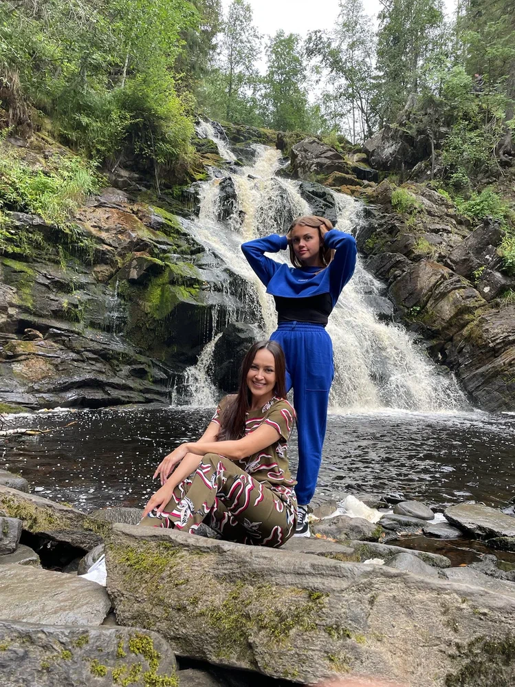 Водопады, месторождение граната, закат над Ладогой