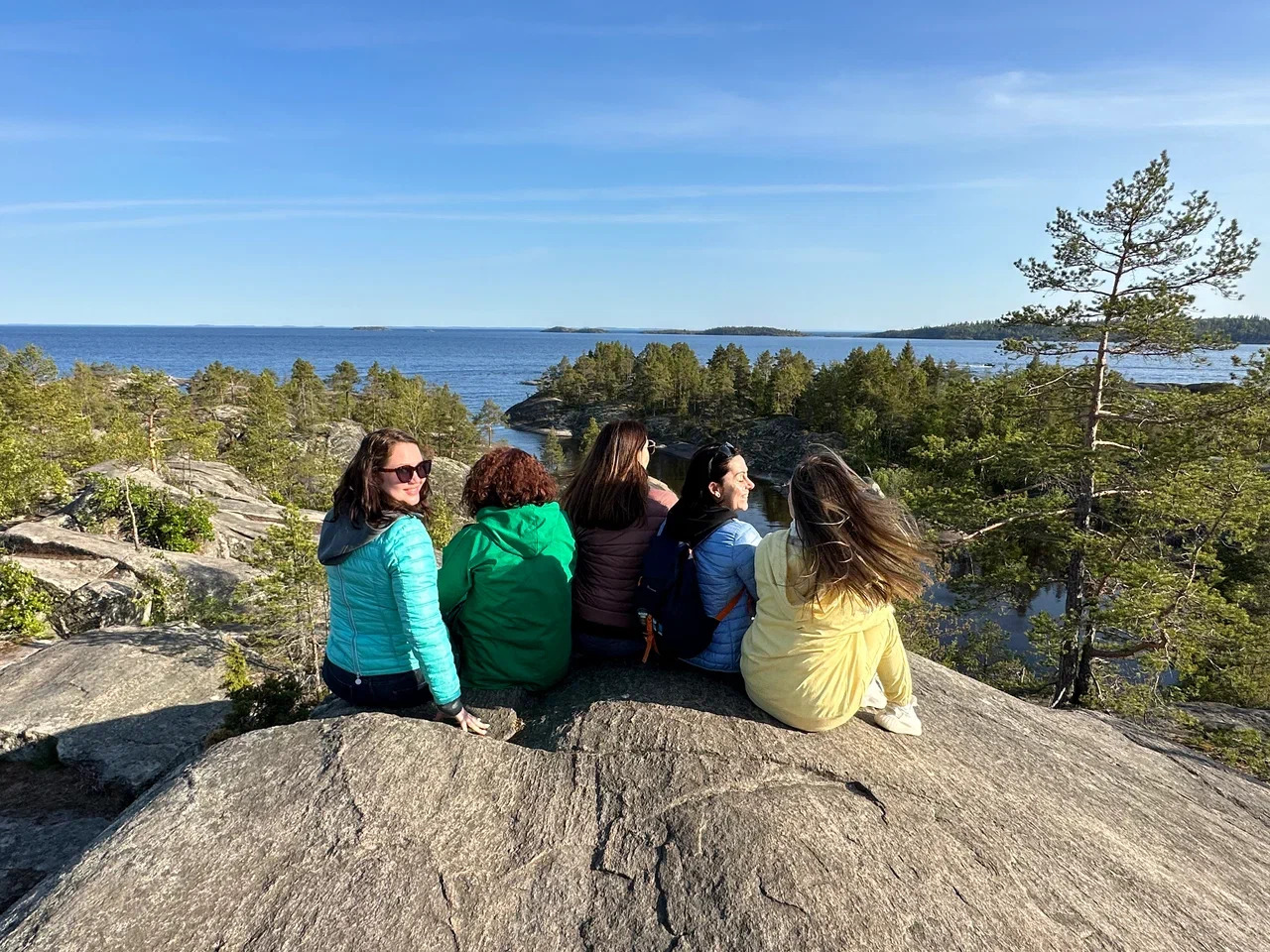 Карелия: Комфорт-тур до 6 человек. Воздушный шар, отель на берегу, ретропоезд, Рускеала