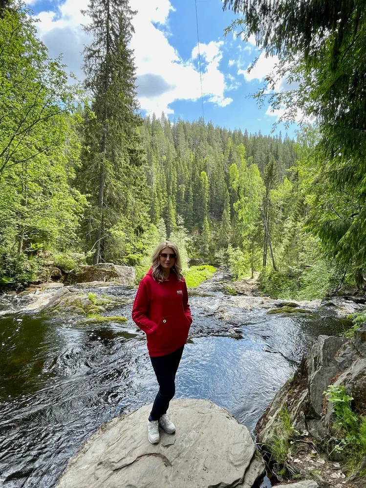 Водопады, месторождение граната, закат над Ладогой