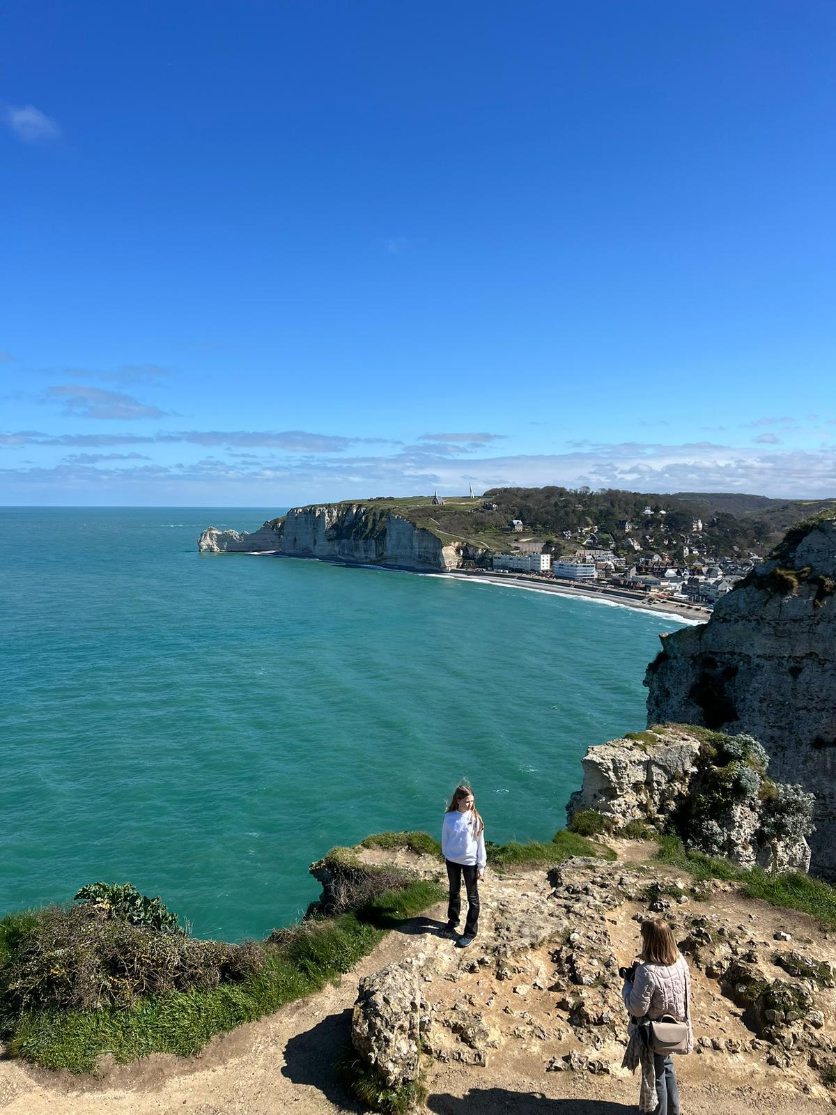 The Ultimate Normandy Day Trip: History, Cliffs, and Local Cider Tasting