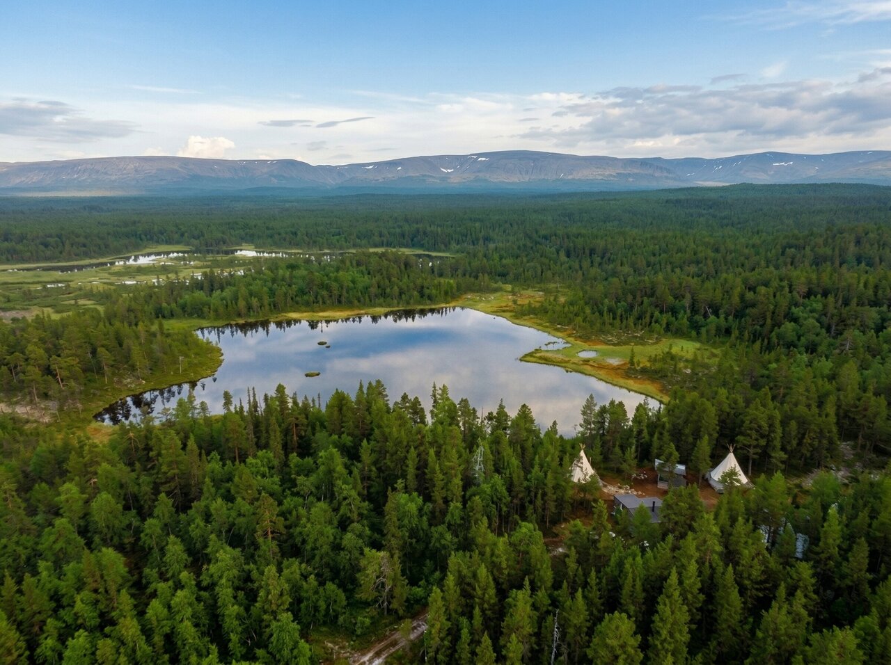 Прилет в Мурманск, Ловозеро, баня и ночь в чуме