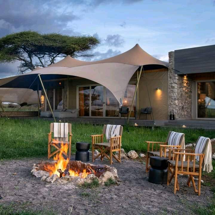 4 Days Maasai Mara and Nakuru Group Joining Safari with Midrange Comfort (11/18)