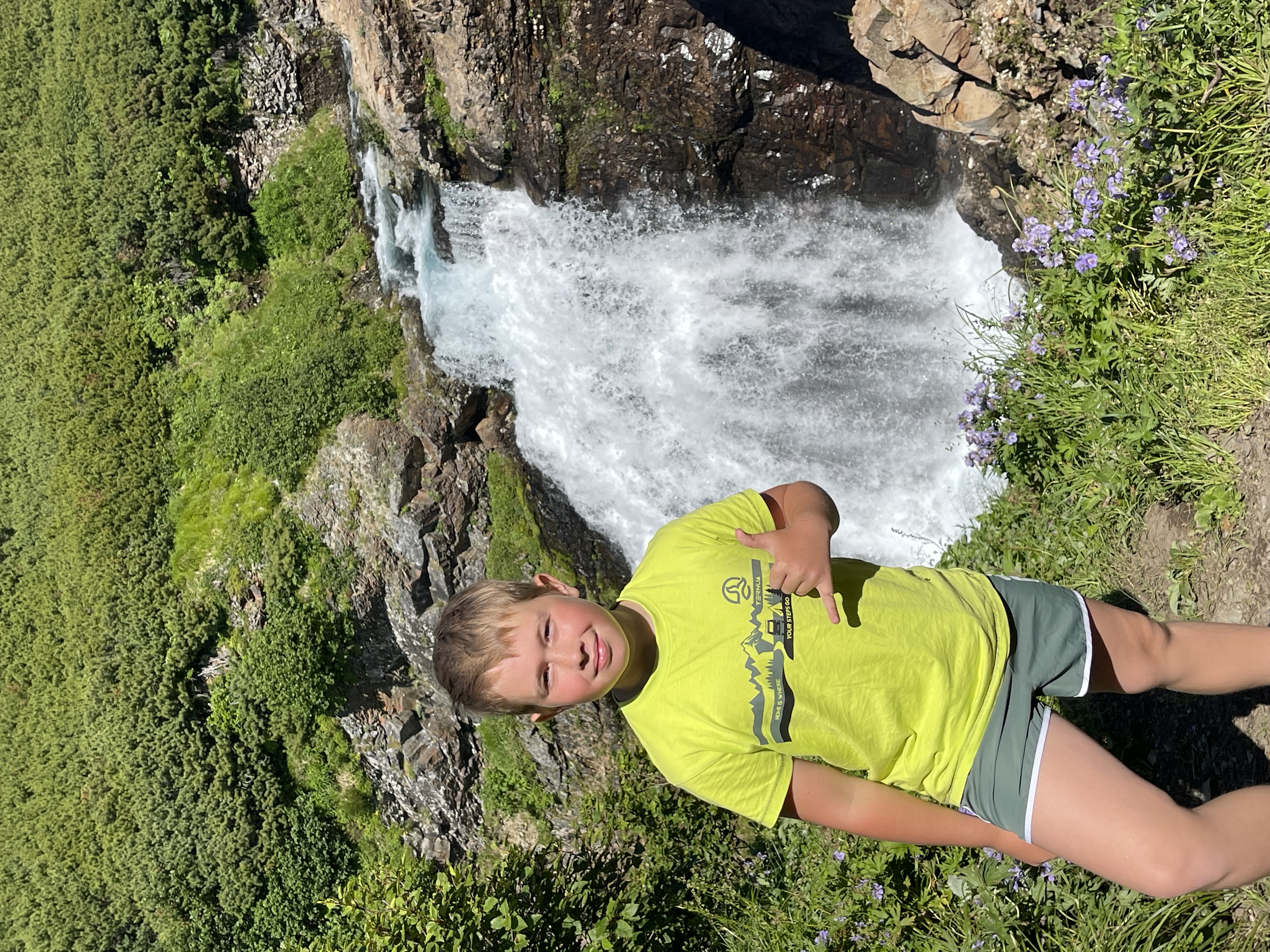 Горный массив Вачкажец, водопад Фата невесты и радоновые ванны