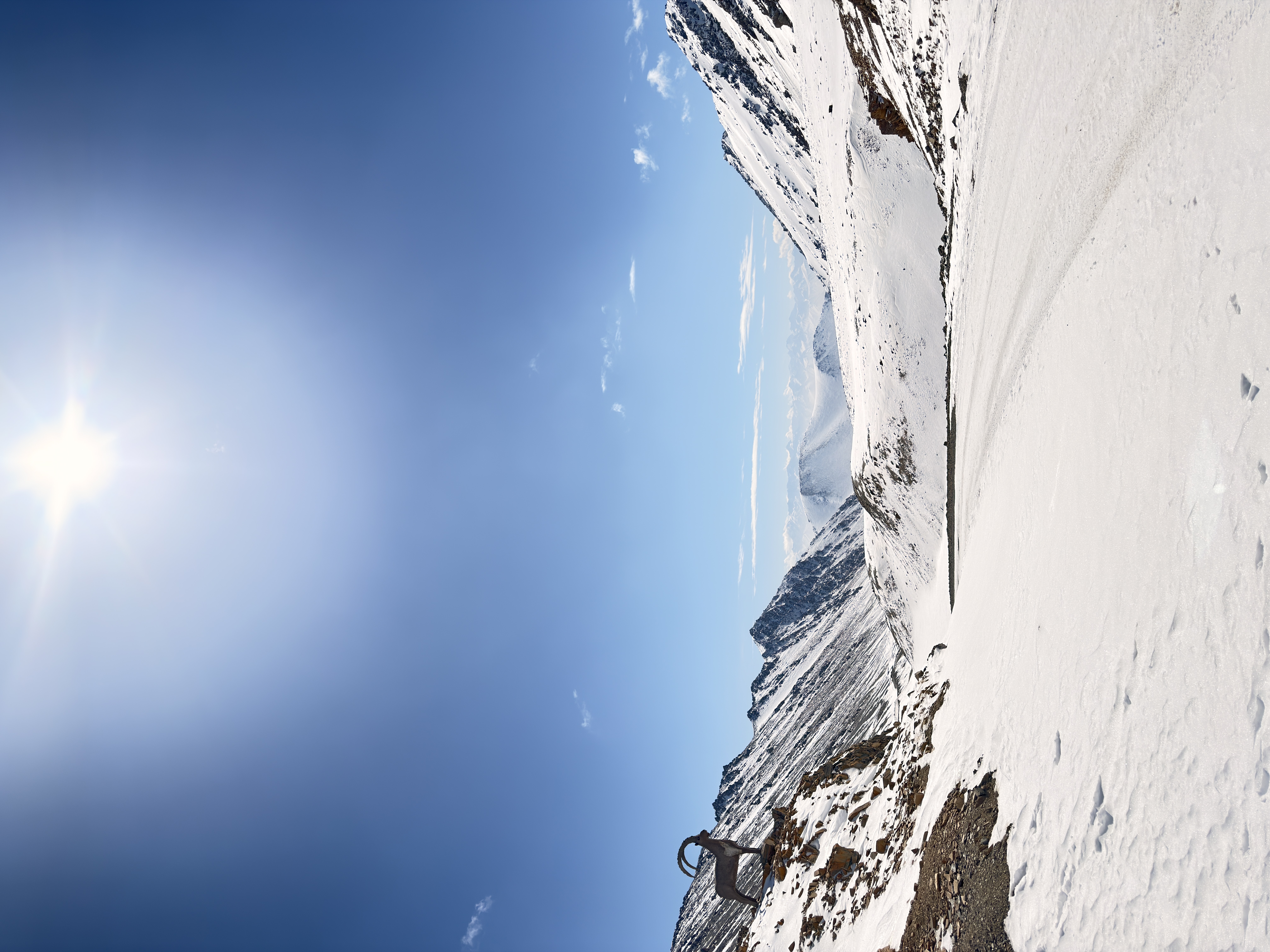 Величие гор Тянь-Шаня и живописные ущелья