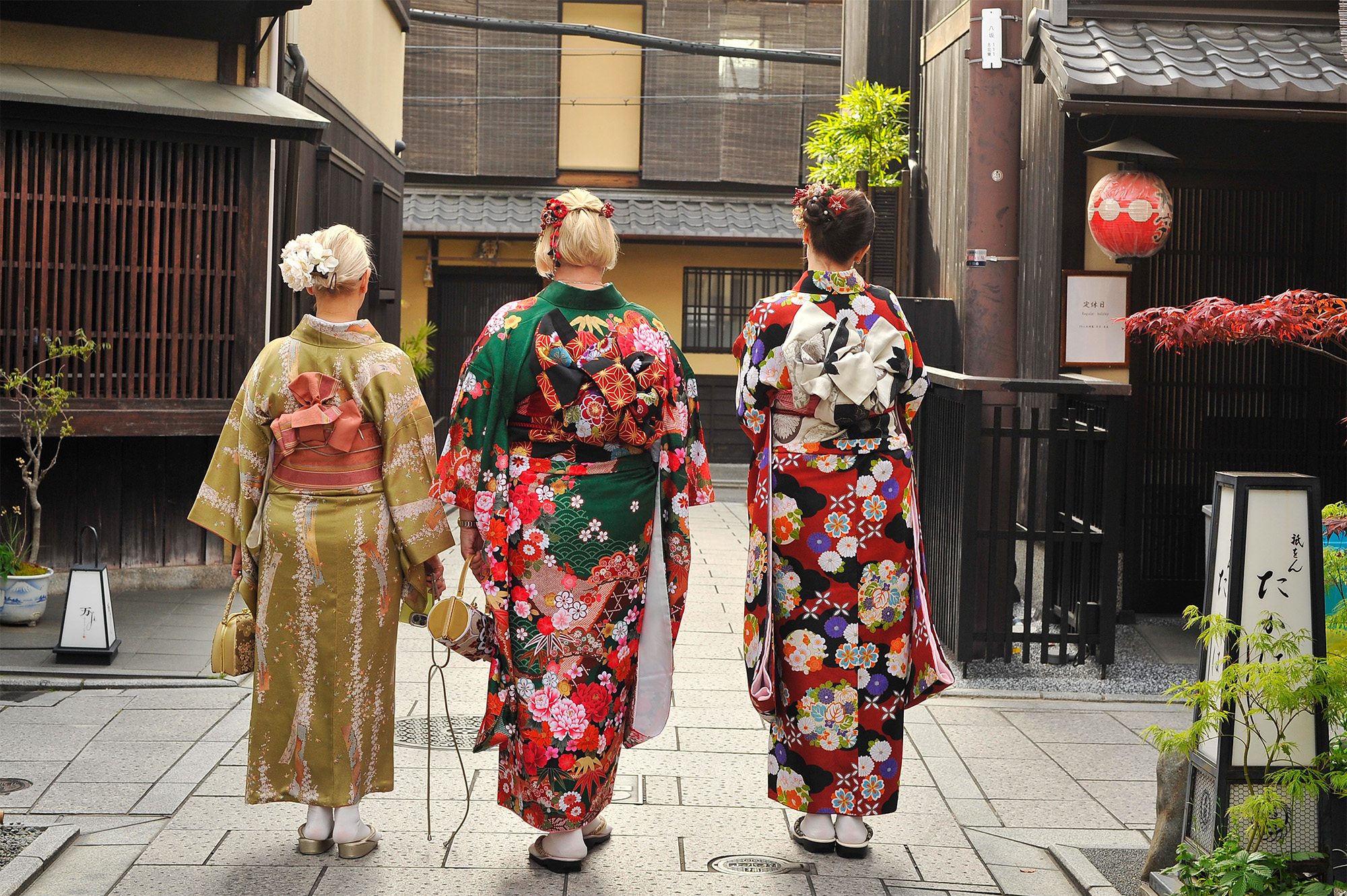 Япония. Неоновый дзен и ароматы Сакуры.