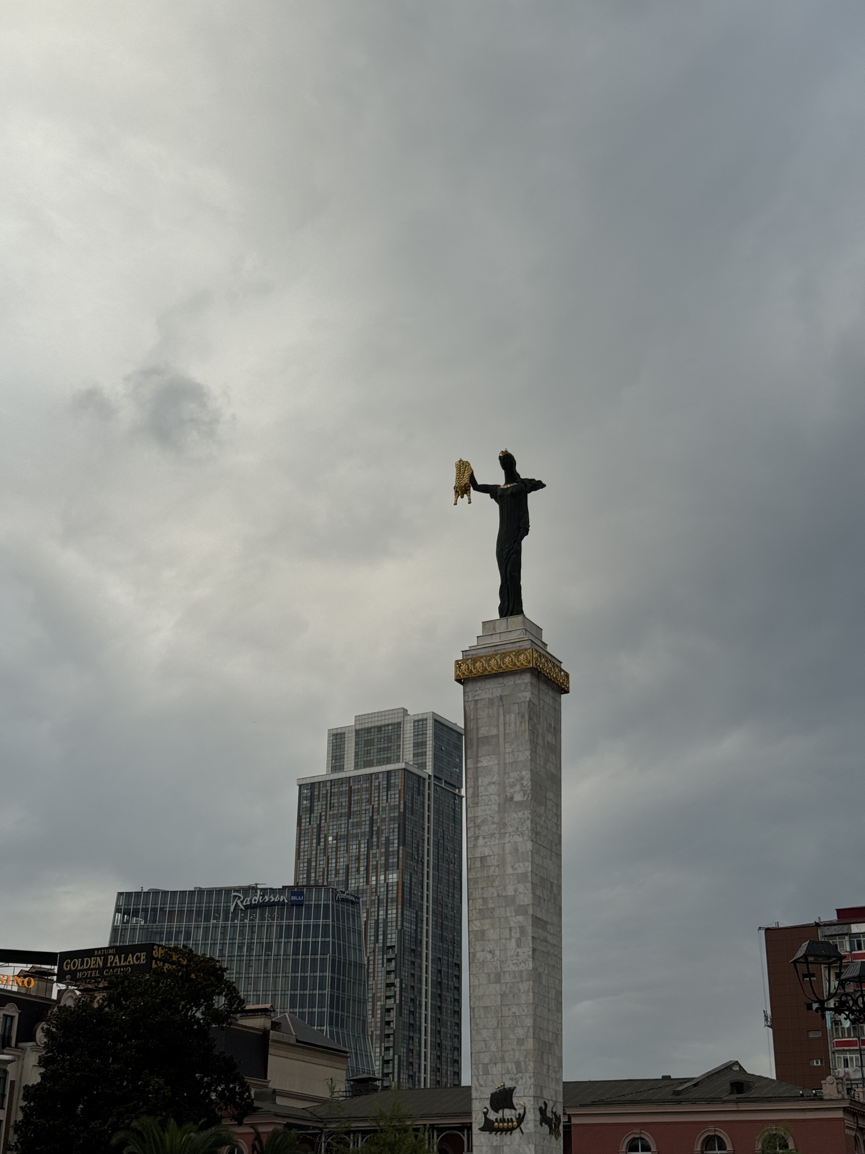 В Объятьях Солнечного Батуми (3/41)