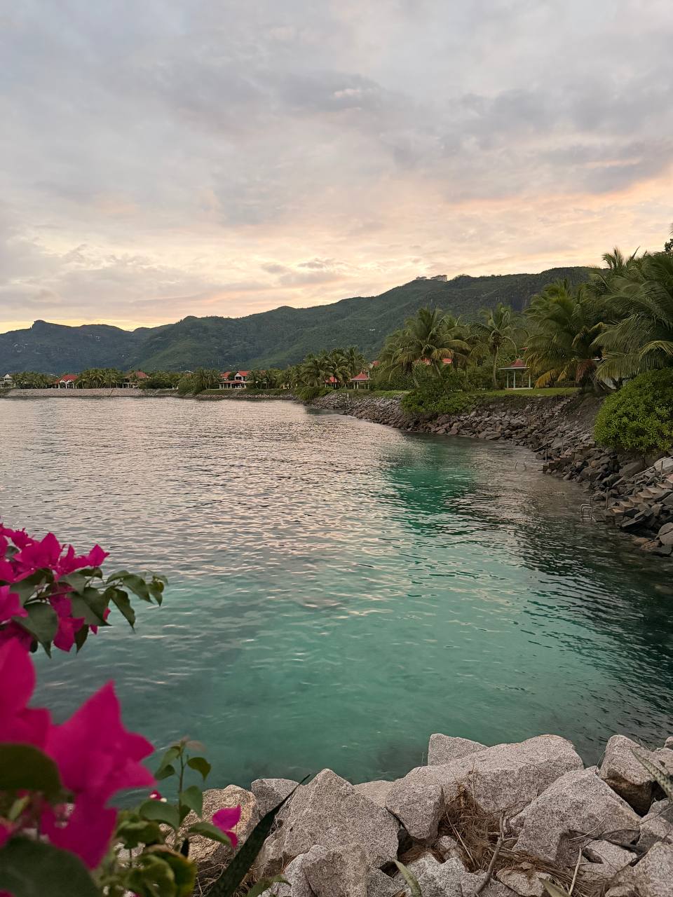 Райские Сейшелы на катамаране. Круиз для одиночных гостей и пар