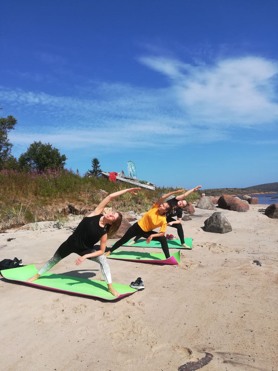 Йога тур на необитаемом острове в Карелии