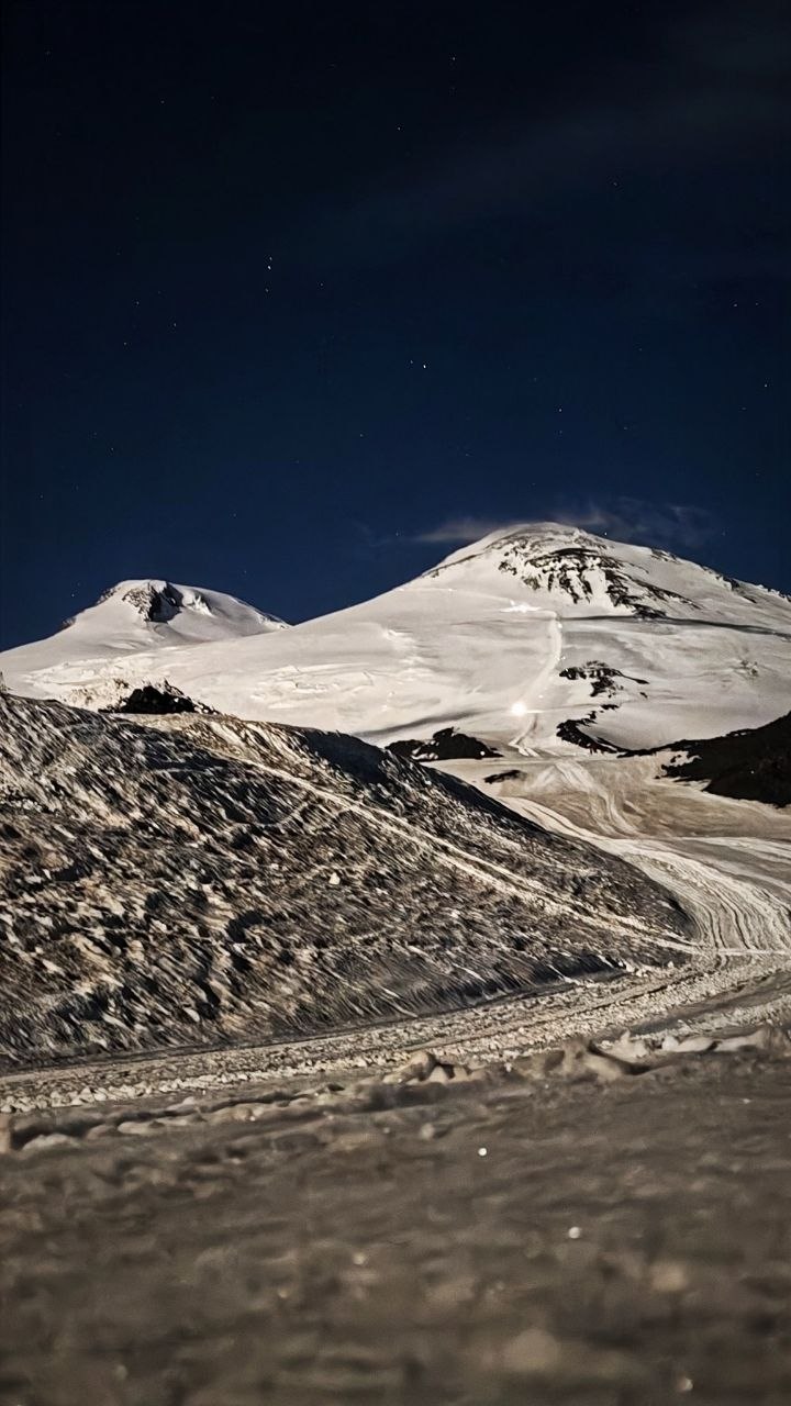 Эльбрус с двух сторон: Камерный фототрекинг У Эльбруса