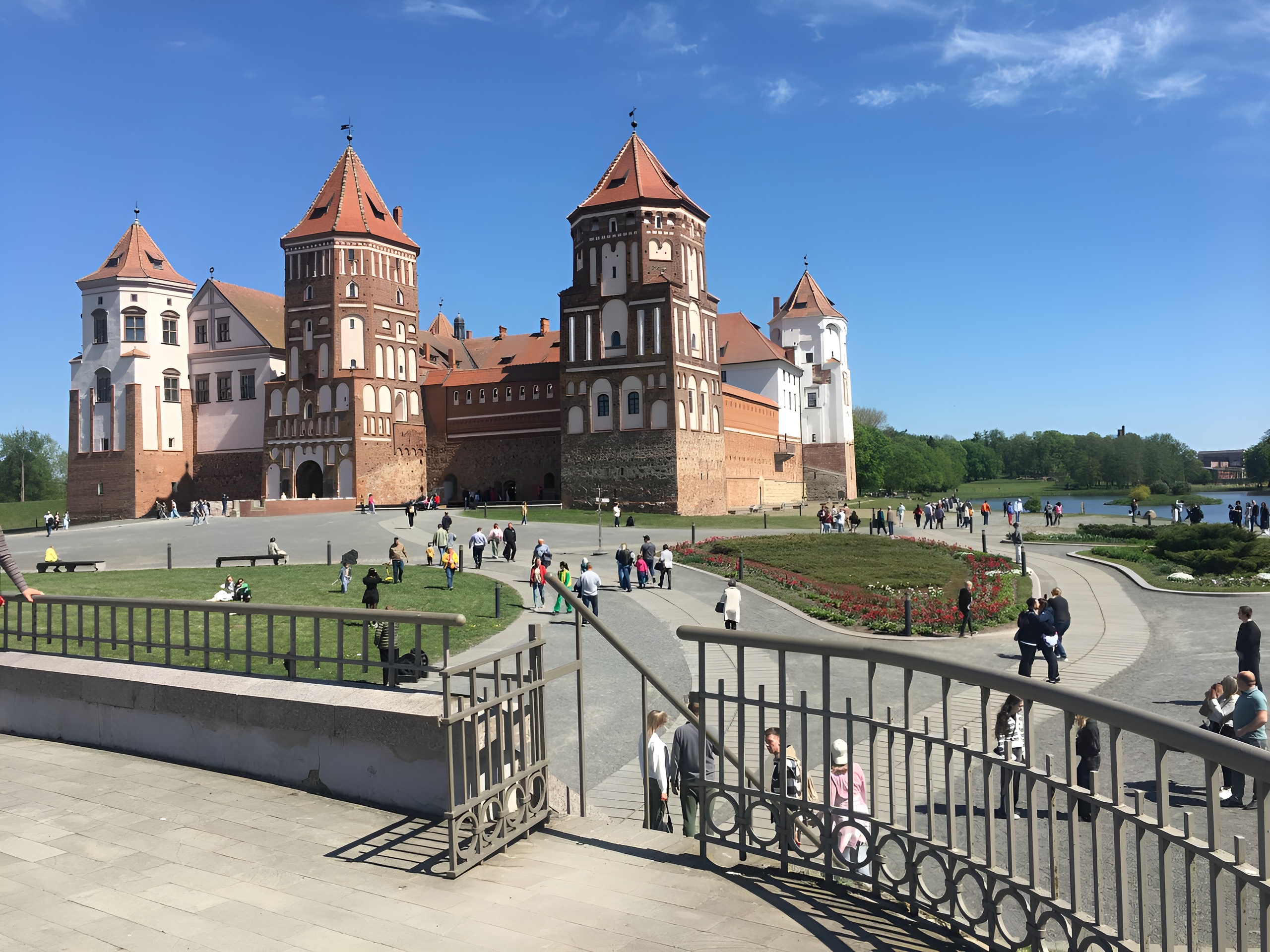 Экскурсия Мир  Несвиж из Минска (1 день, индивидуально) (8/10)