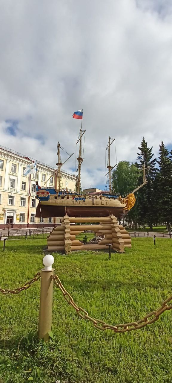 Под светом Полярной звезды (4/18)