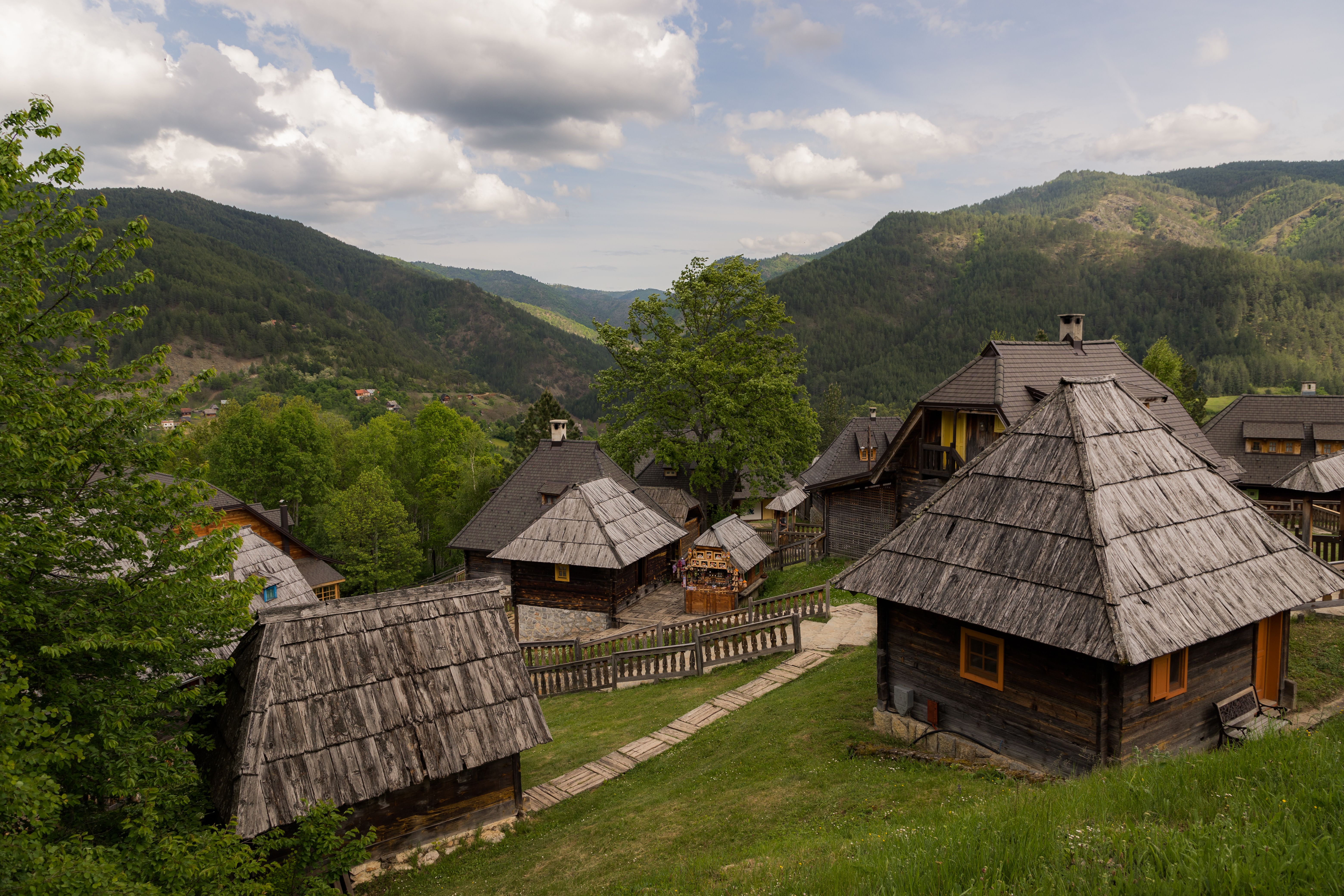 Балканы: Сербия, Босния и Герцеговина, Черногория (2/32)