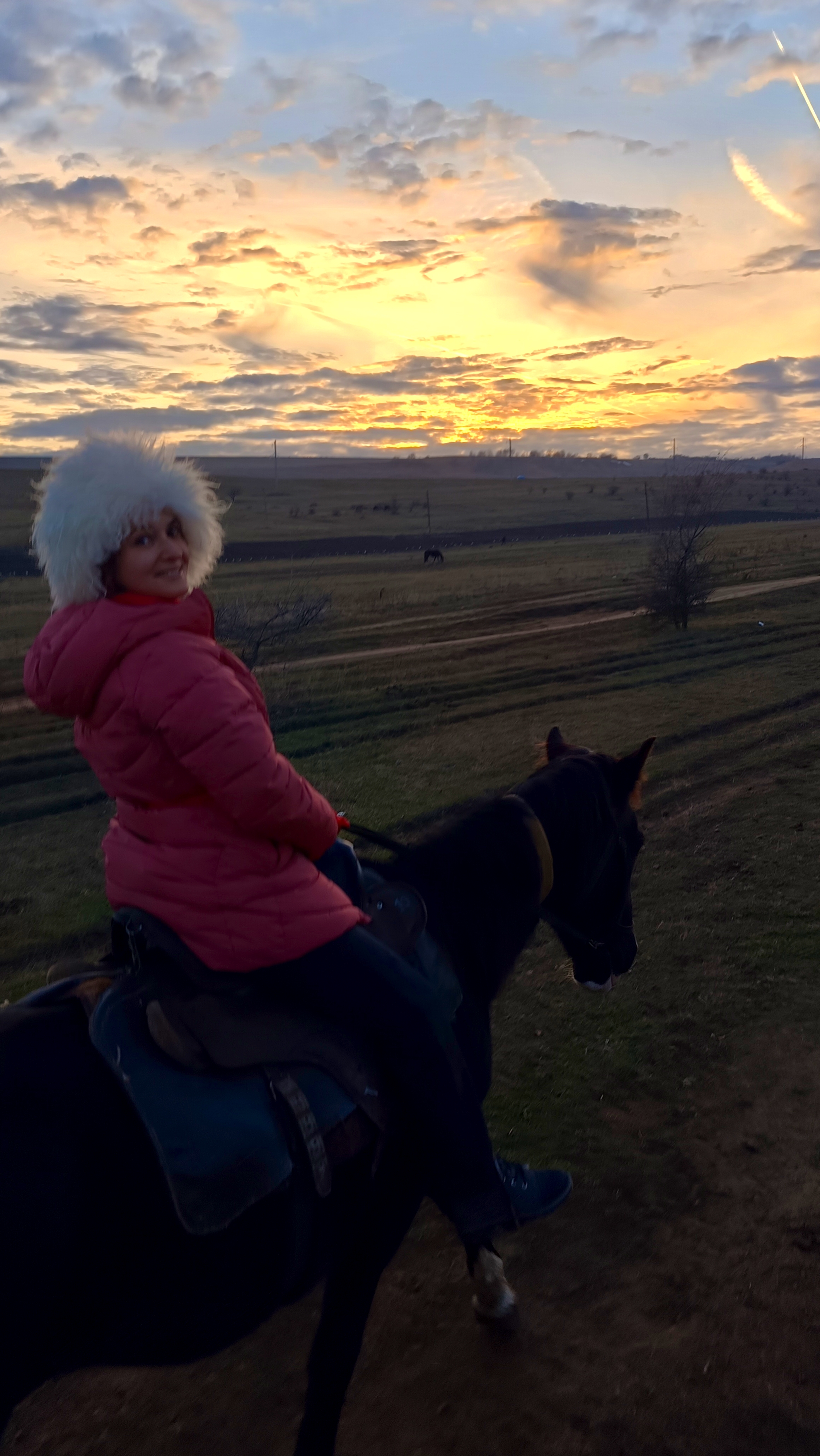 Медовые водопады и закат на Боргустанском хребте