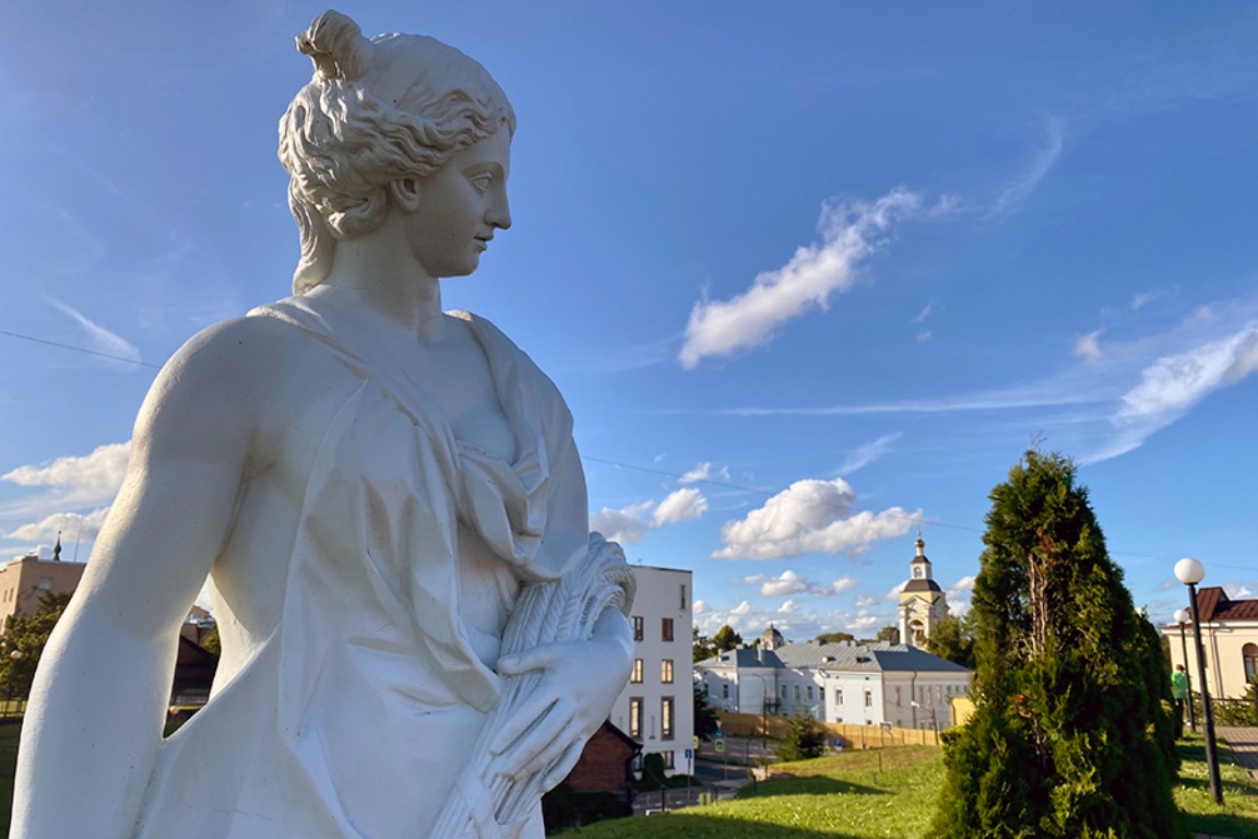 В город трех корон Выборг на карнавал «Майское дерево в средневековом замке» (4/13)