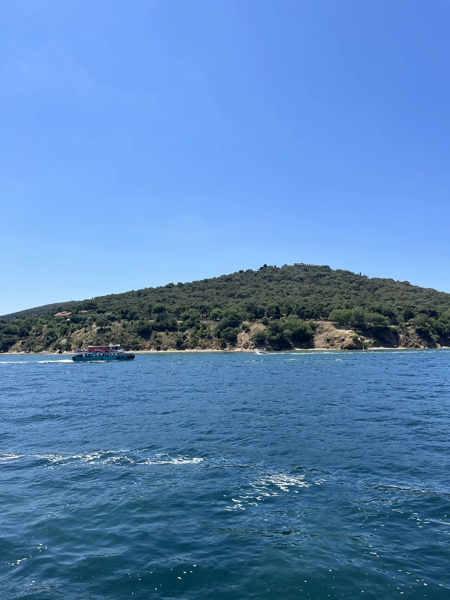Островной день: море, пляж, подруги, макияж