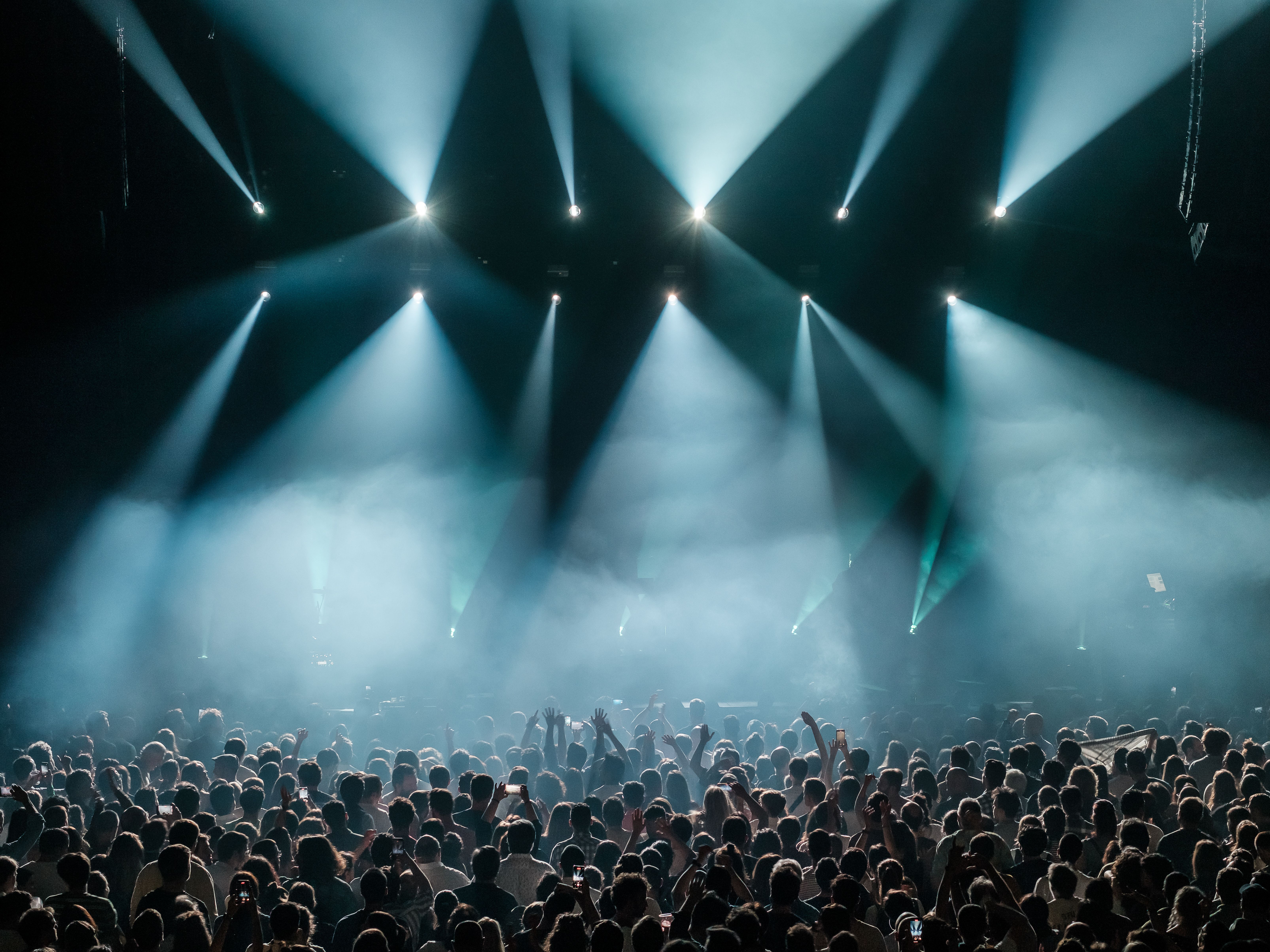 The Weeknd в Бангкоке: концерт, небоскрёбы и ночная Азия (9/15)