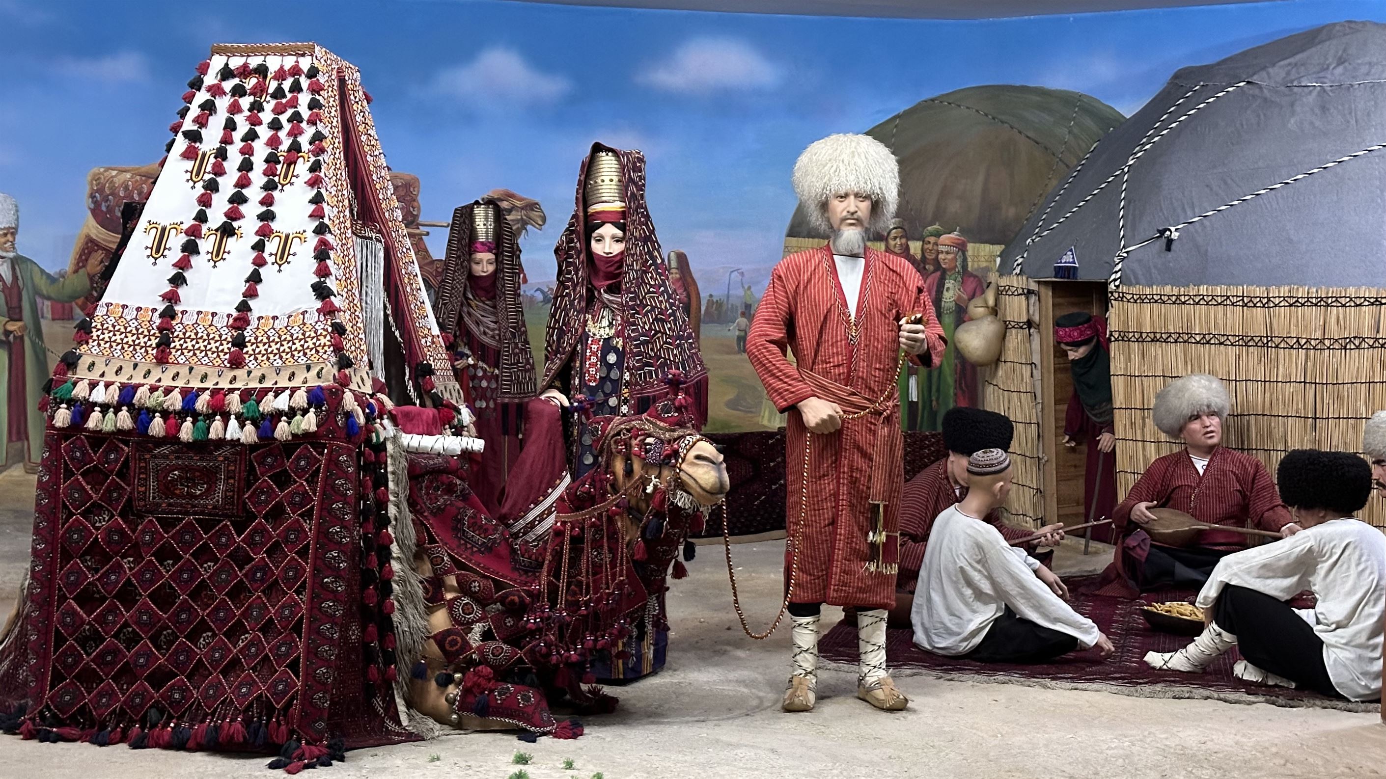 Новый год в Туркменистане: Ашхабад, Нохур и Дарваза (13/14)