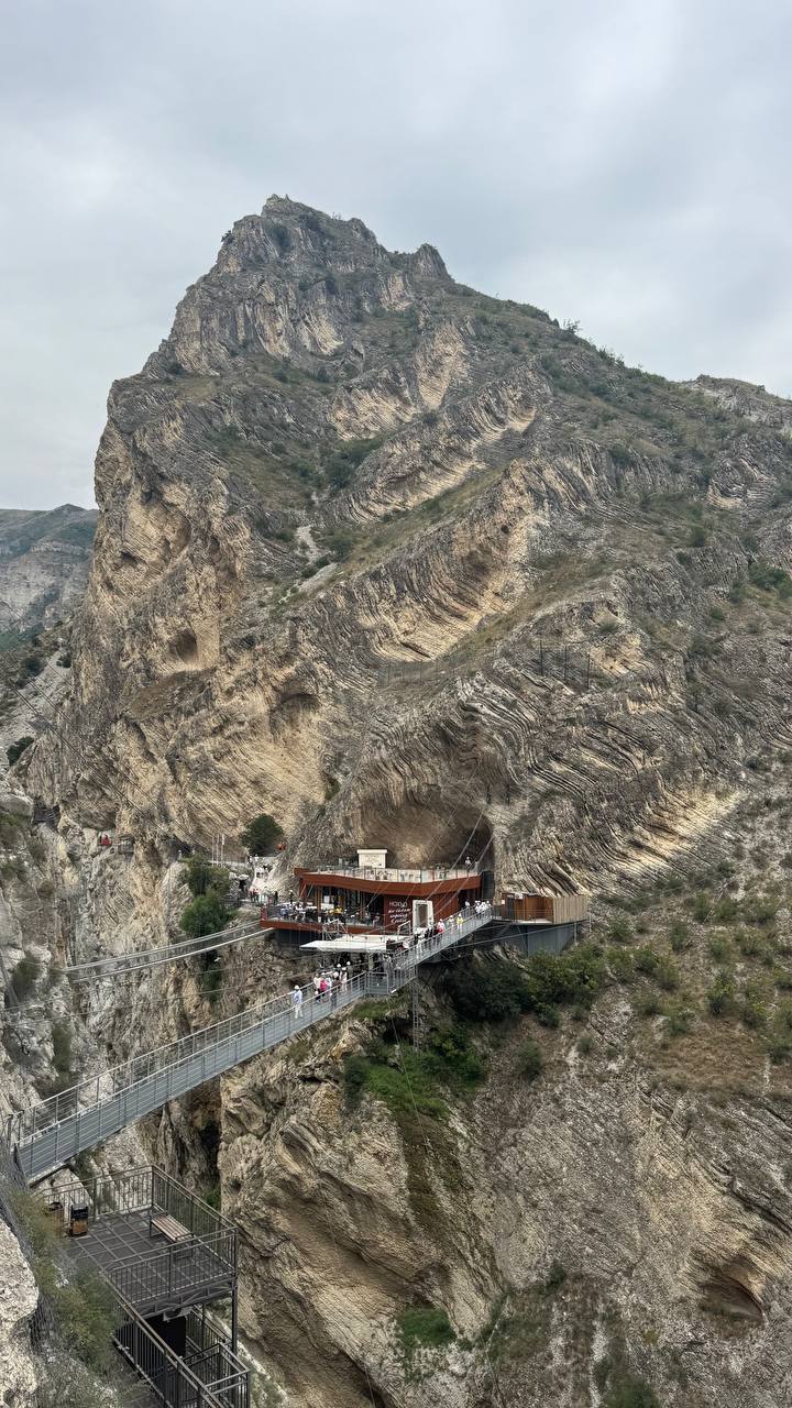 Сулакский, катер, горы